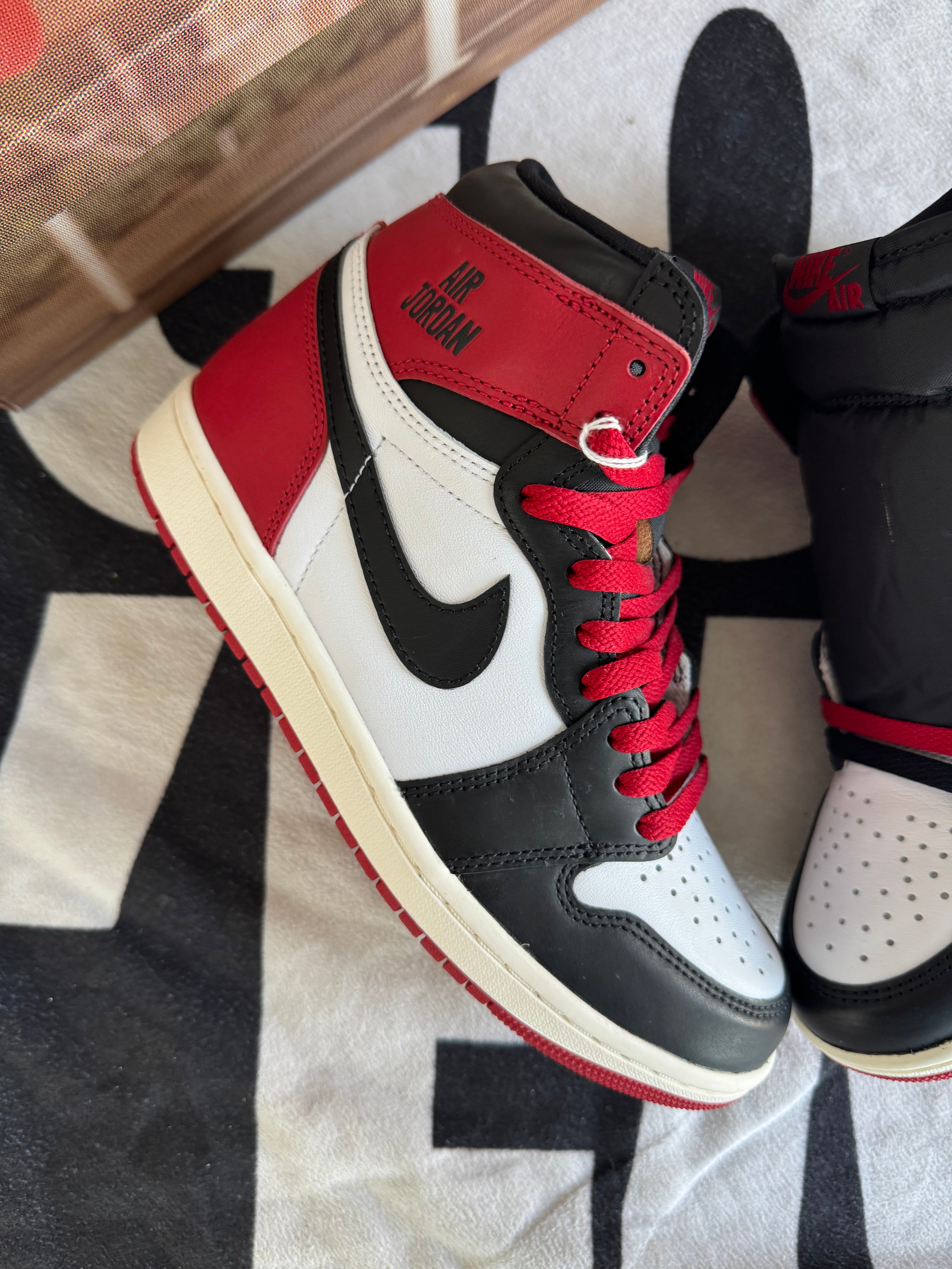 Jordan 1 High Black Toe Reimagined (Taille 40)