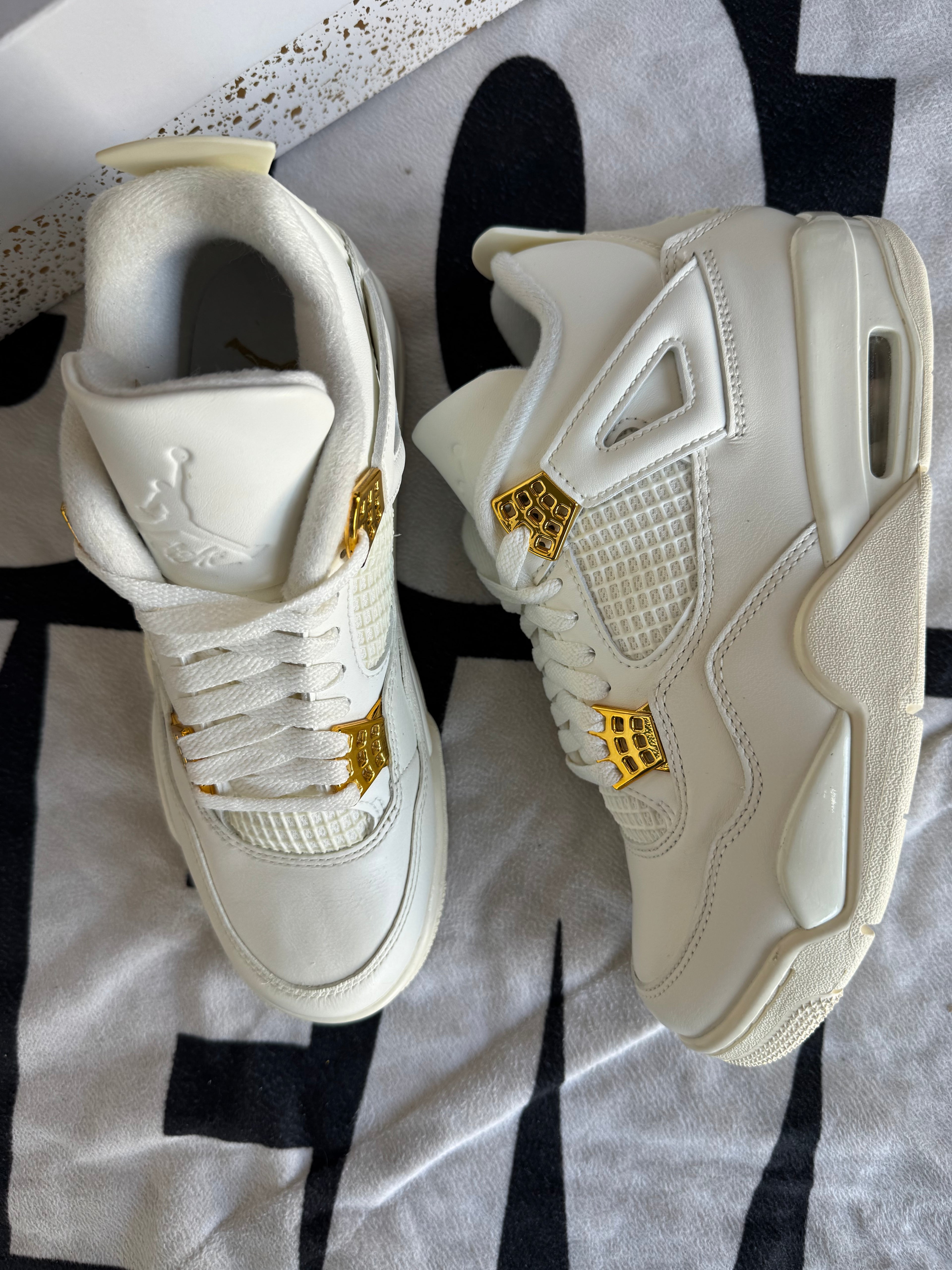 Jordan 4 Metallic Gold WMNS (Taille 39)