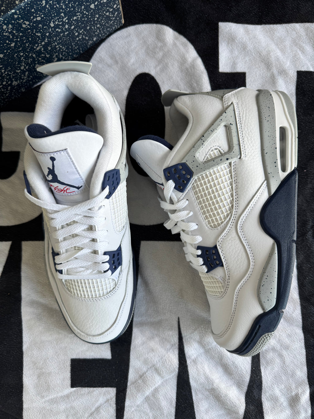 Jordan 4 Retro Midnight Navy (Taille 44.5)