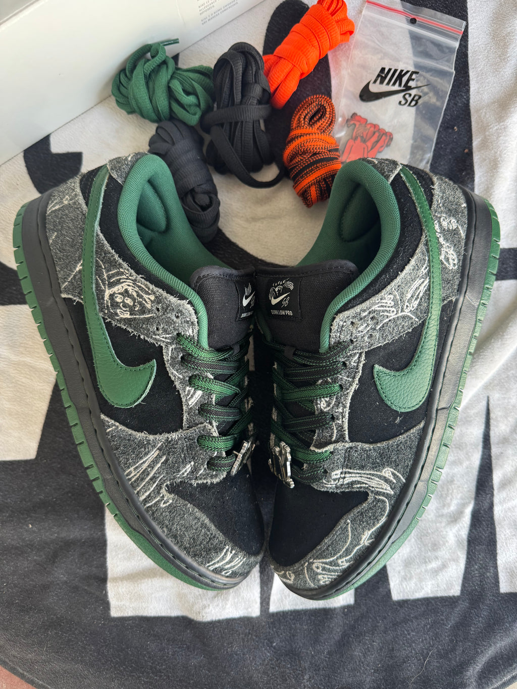 Nike SB Dunk Low There Skateboards (Taille 42.5)