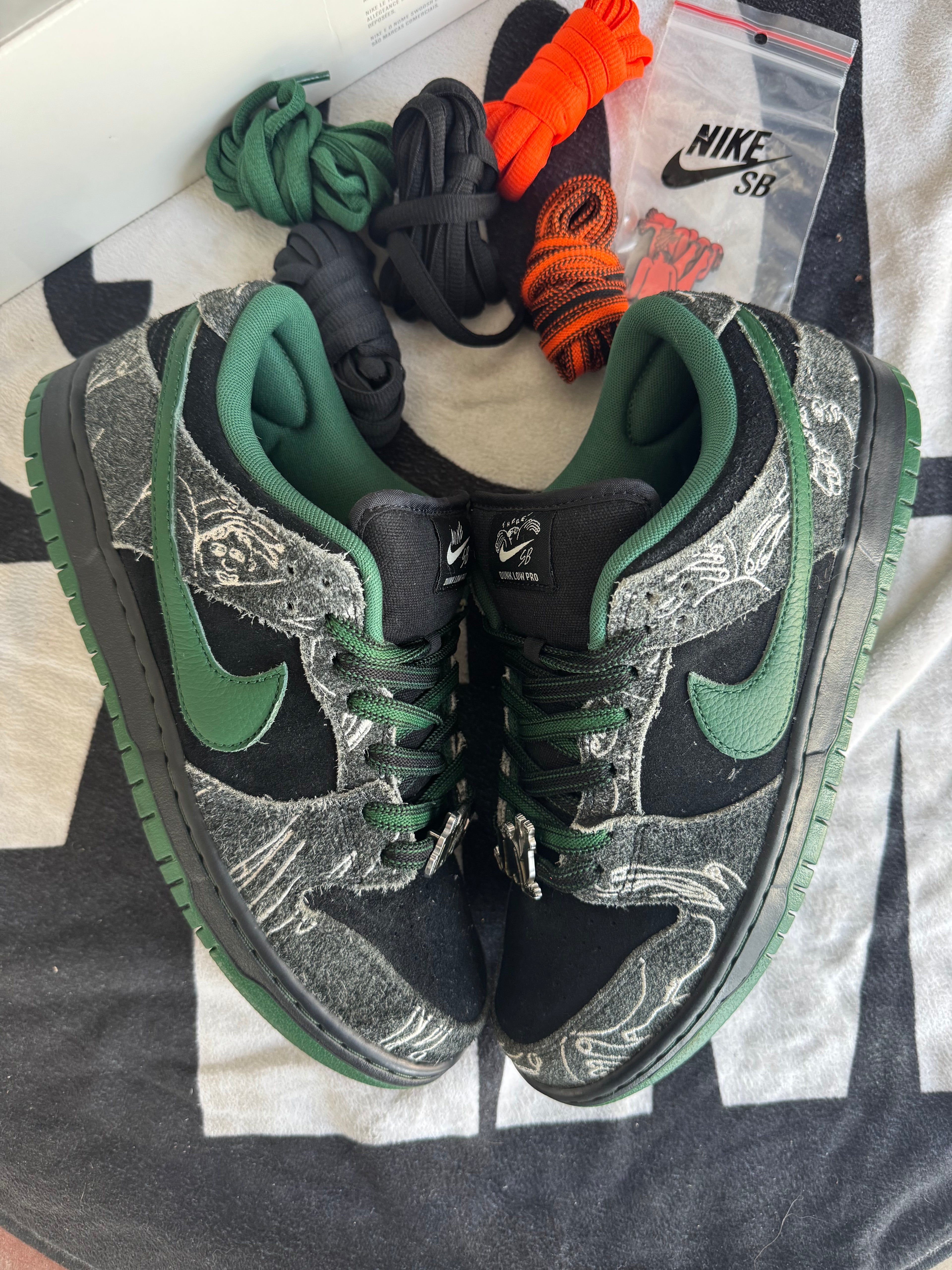 Nike SB Dunk Low There Skateboards (Taille 42.5)
