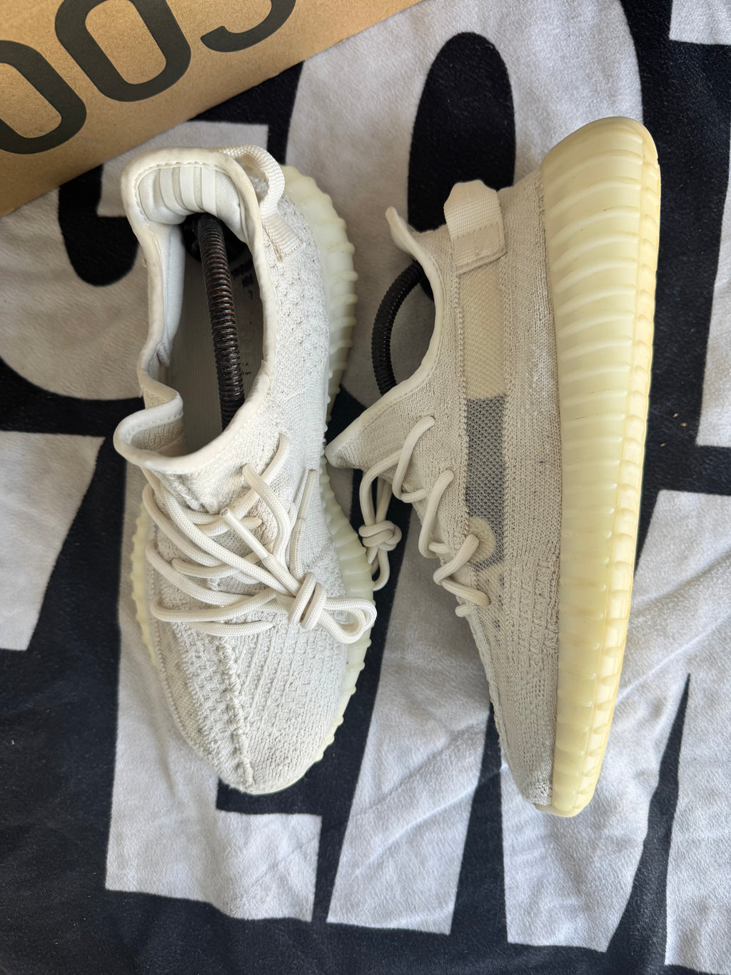 adidas Yeezy Boost 350 V2 Bone (Taille 42 2/3)