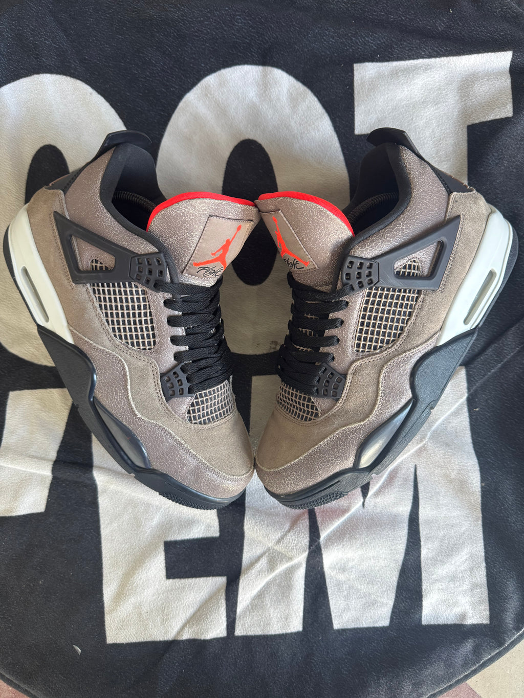 Jordan 4 Taupe Haze (Taille 44)