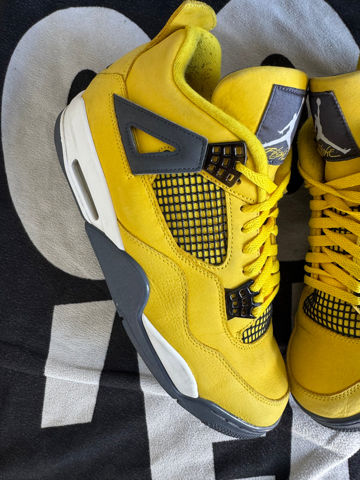 Jordan 4 Lightning 2021 (Taille 45.5)
