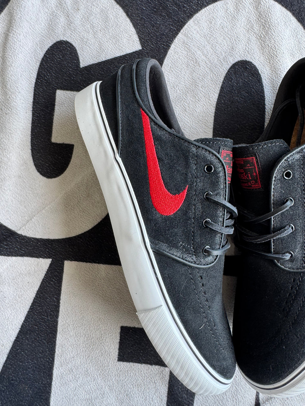 Nike SB Zoom Janoski OG+ Black Summit White University Red (Taille 41)