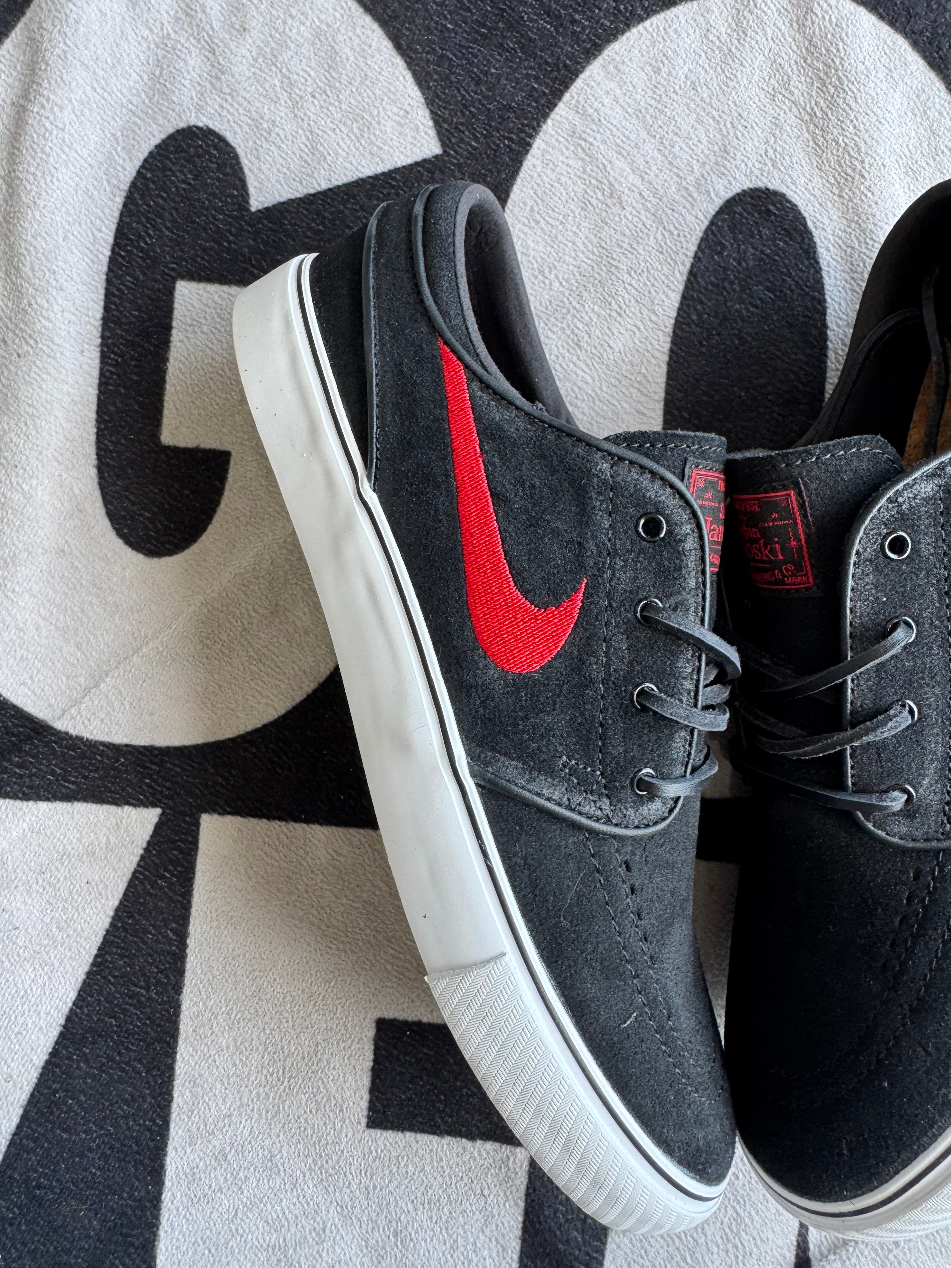 Nike SB Zoom Janoski OG+ Black Summit White University Red (Taille 41)