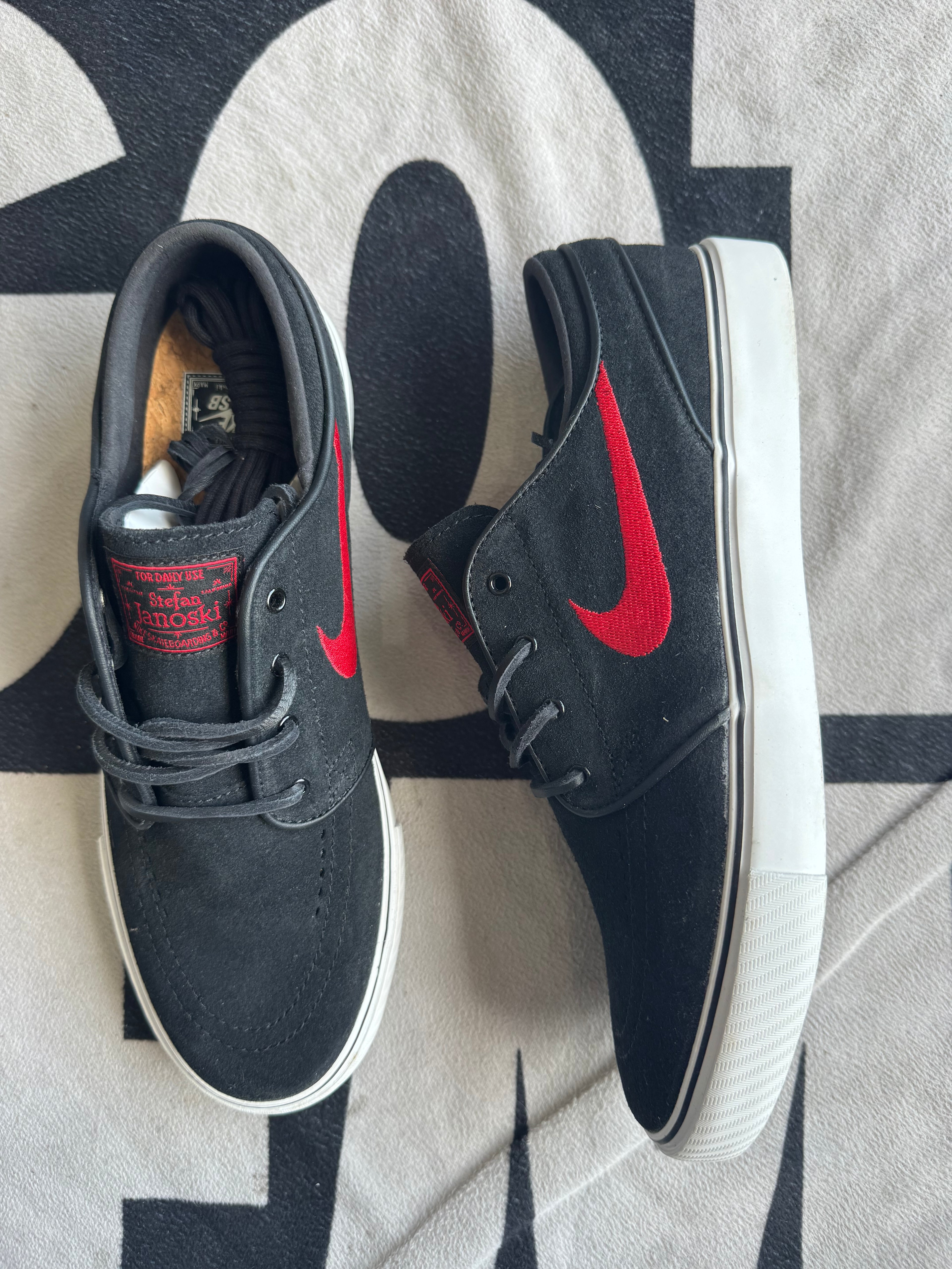 Nike SB Zoom Janoski OG+ Black Summit White University Red (Taille 41)