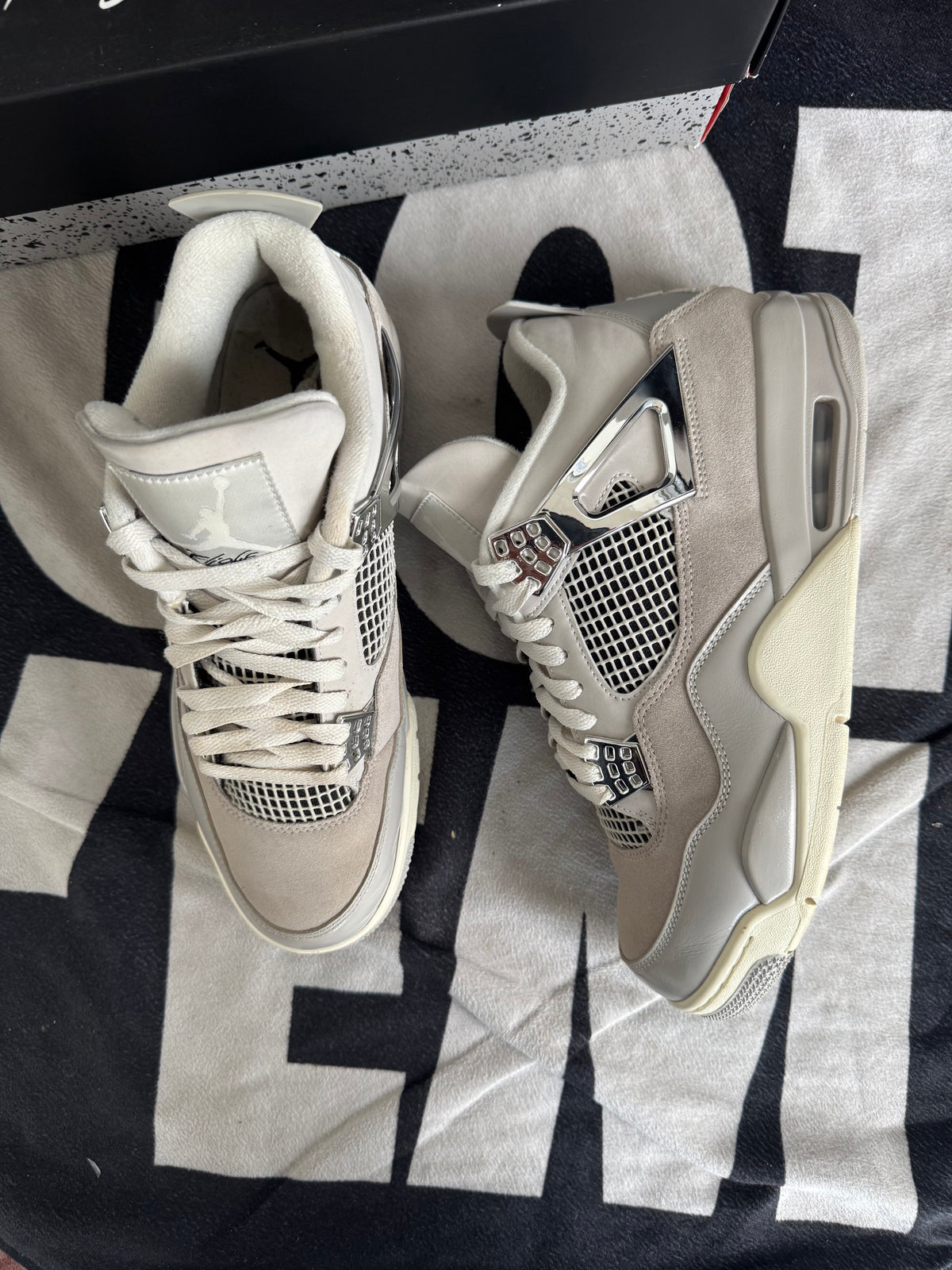Jordan 4 Frozen Moments wmns (Taille 44)