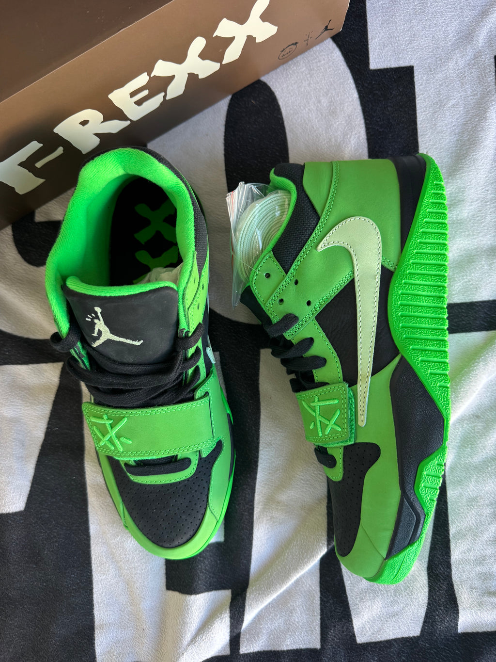 Jordan CJ1 T-Rexx x Travis Scott Green Spark (Taille 44)
