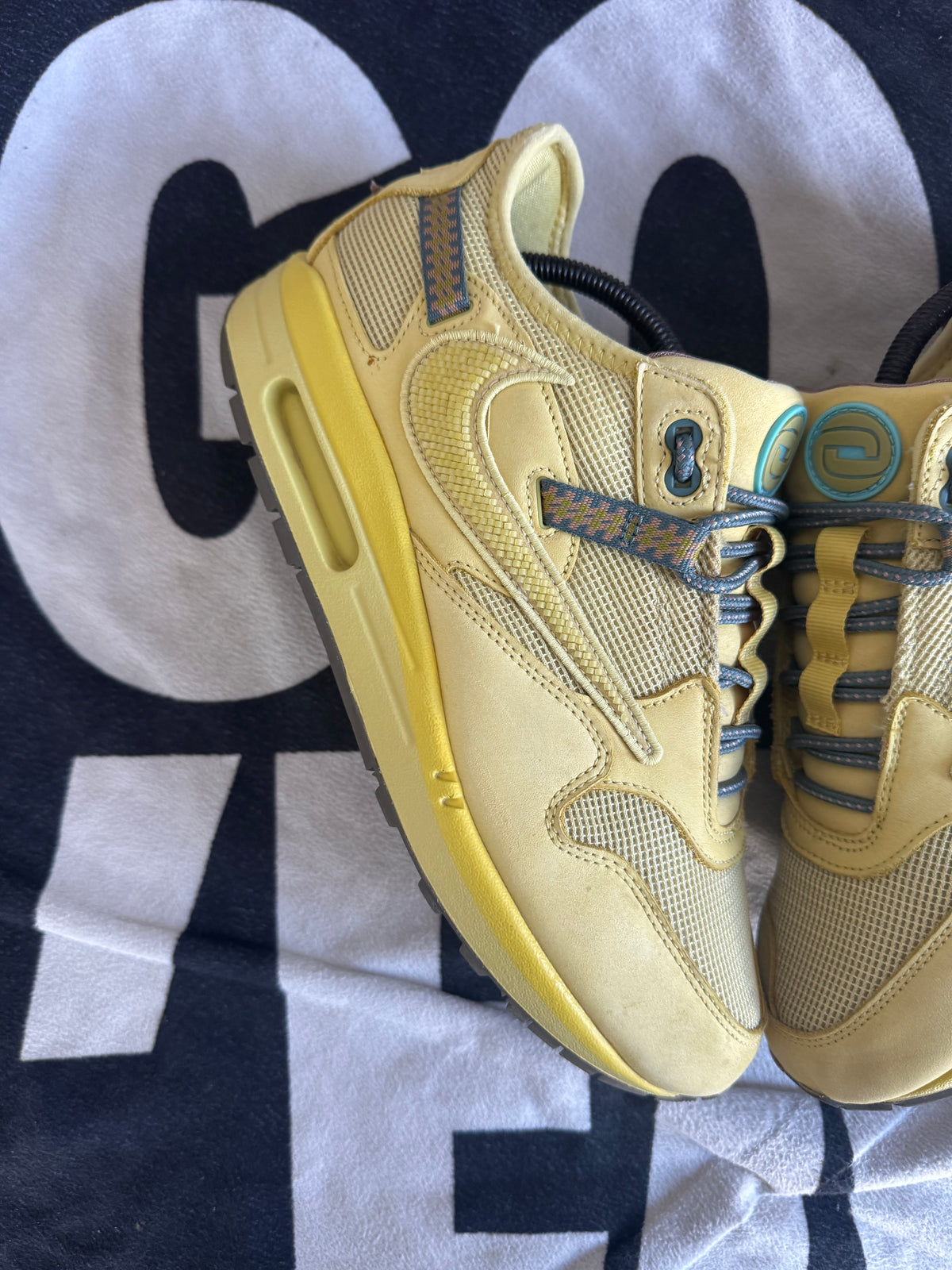 Nike Air Max 1 Travis Scott Cactus Jack Saturn Gold (Taille 44)