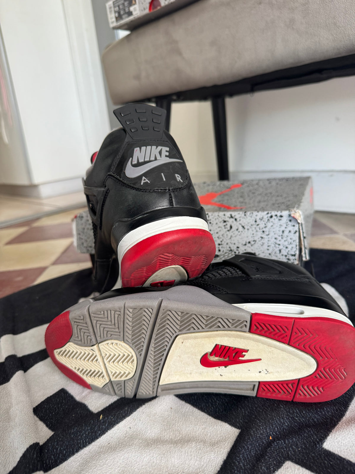 Jordan 4 Bred Reimagined (Taille 42.5)