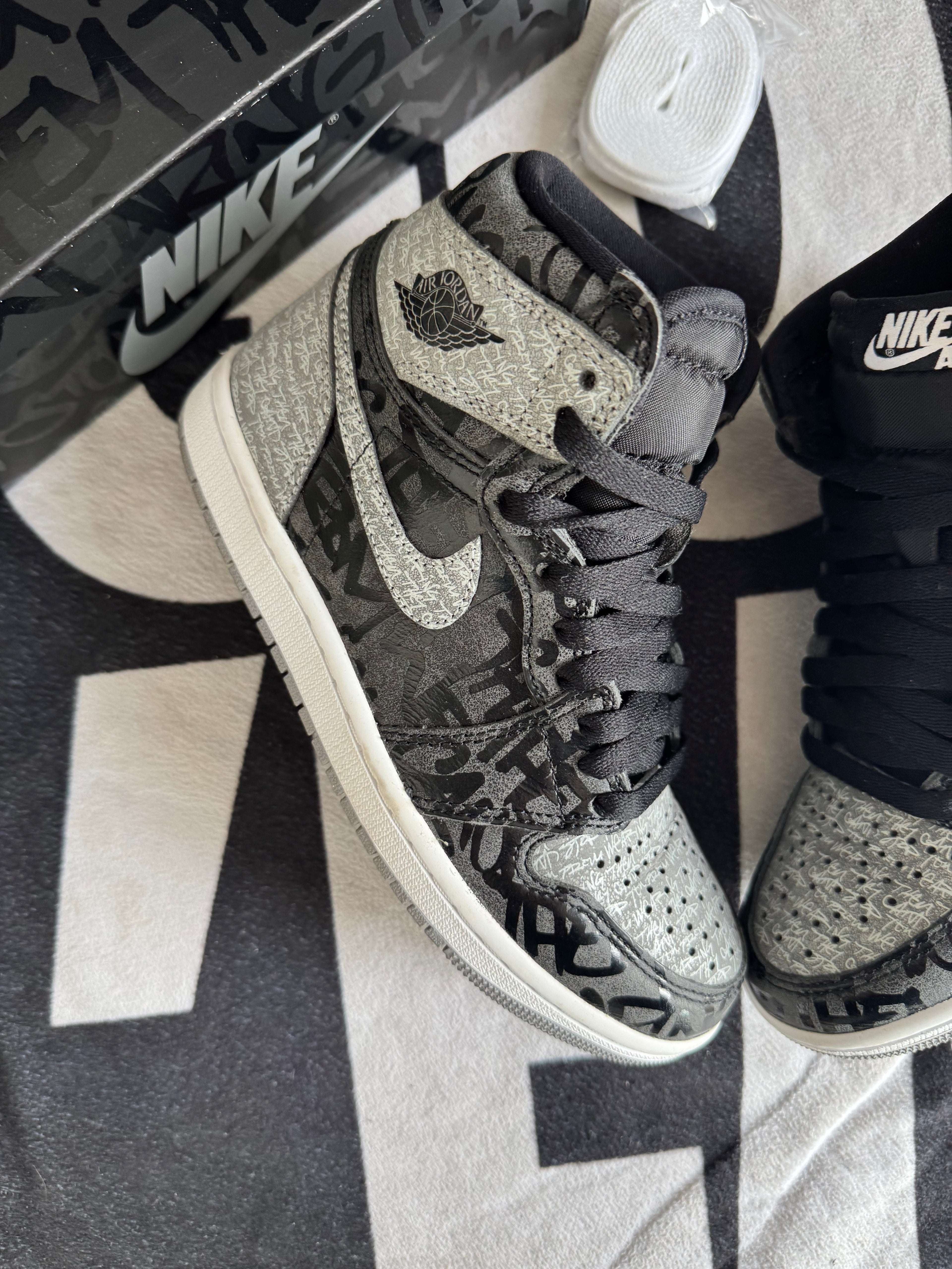Jordan 1 High Rebellionaire (Taille 36.5)