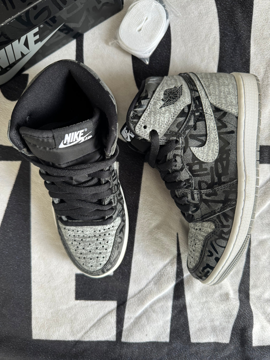 Jordan 1 High Rebellionaire (Taille 36.5)