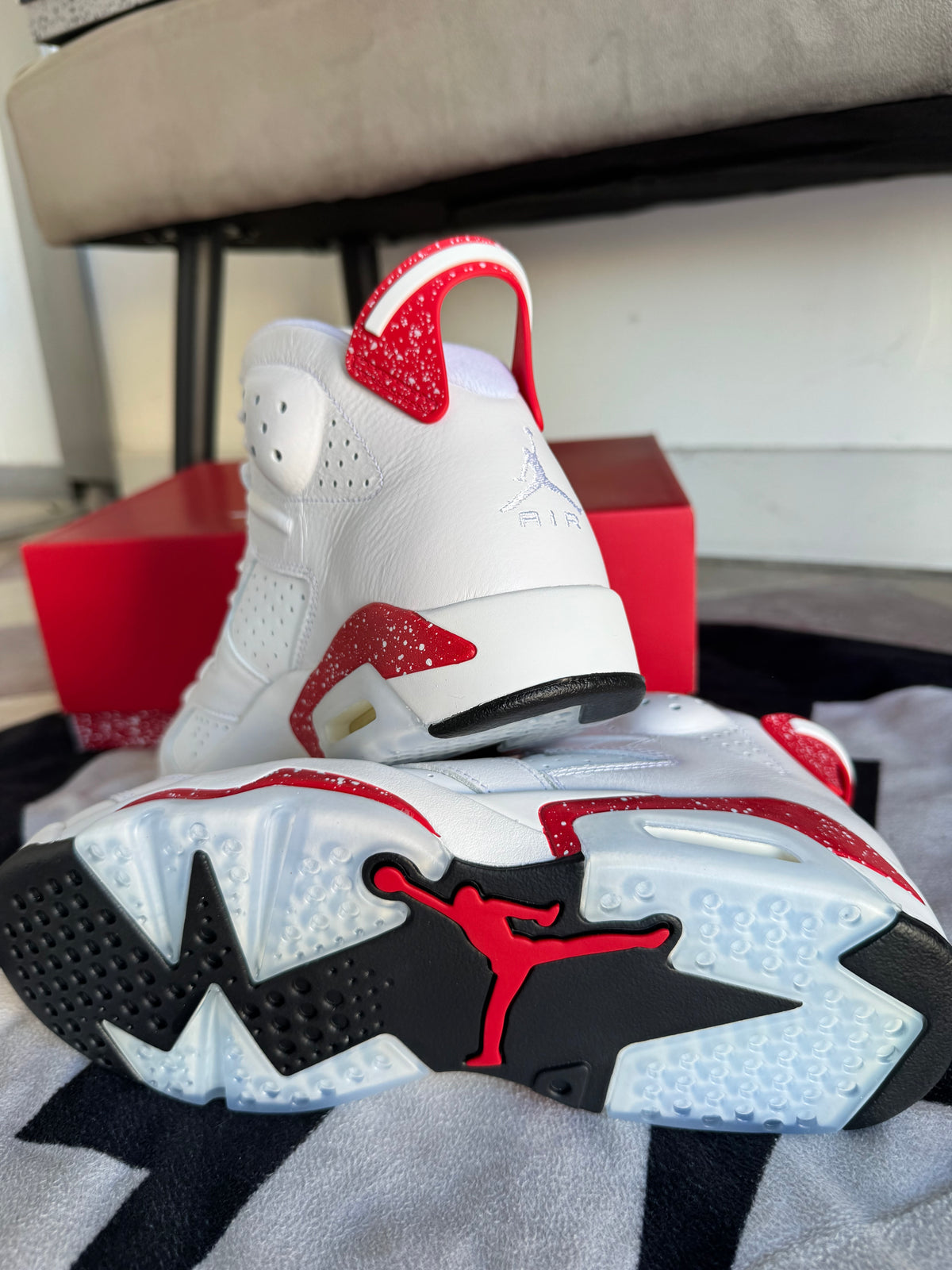 Jordan 6 Red Oreo (Taille 42)
