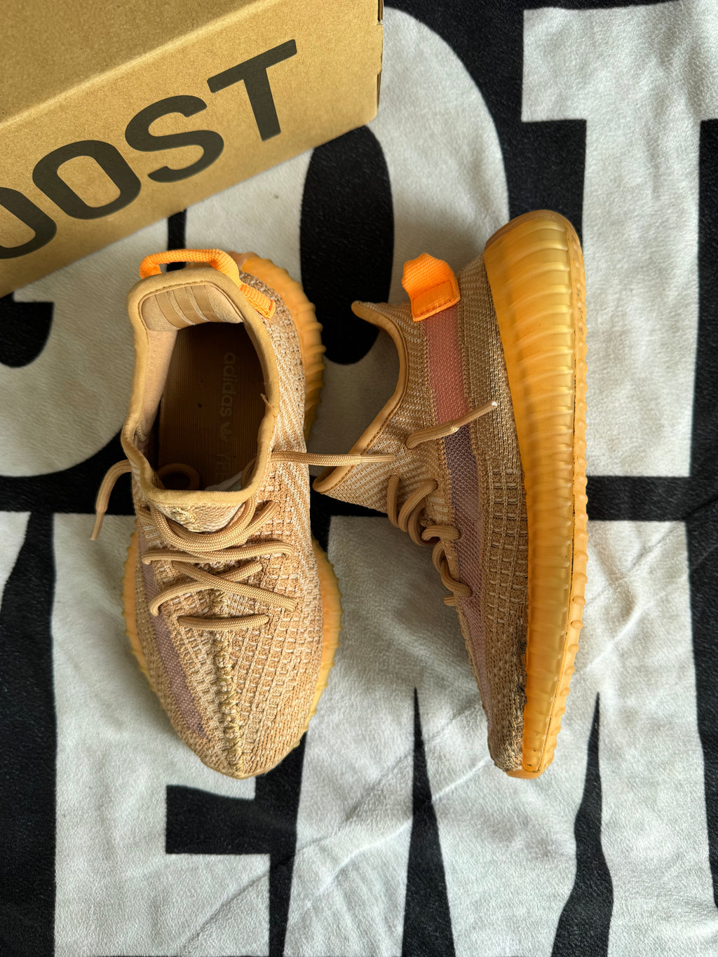 adidas Yeezy Boost 350 V2 Clay (Taille 37 1/3)