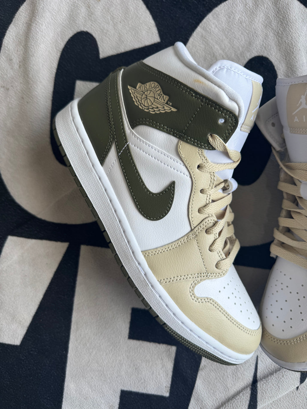Jordan 1 Mid Military Drab wmns (Taille 41)