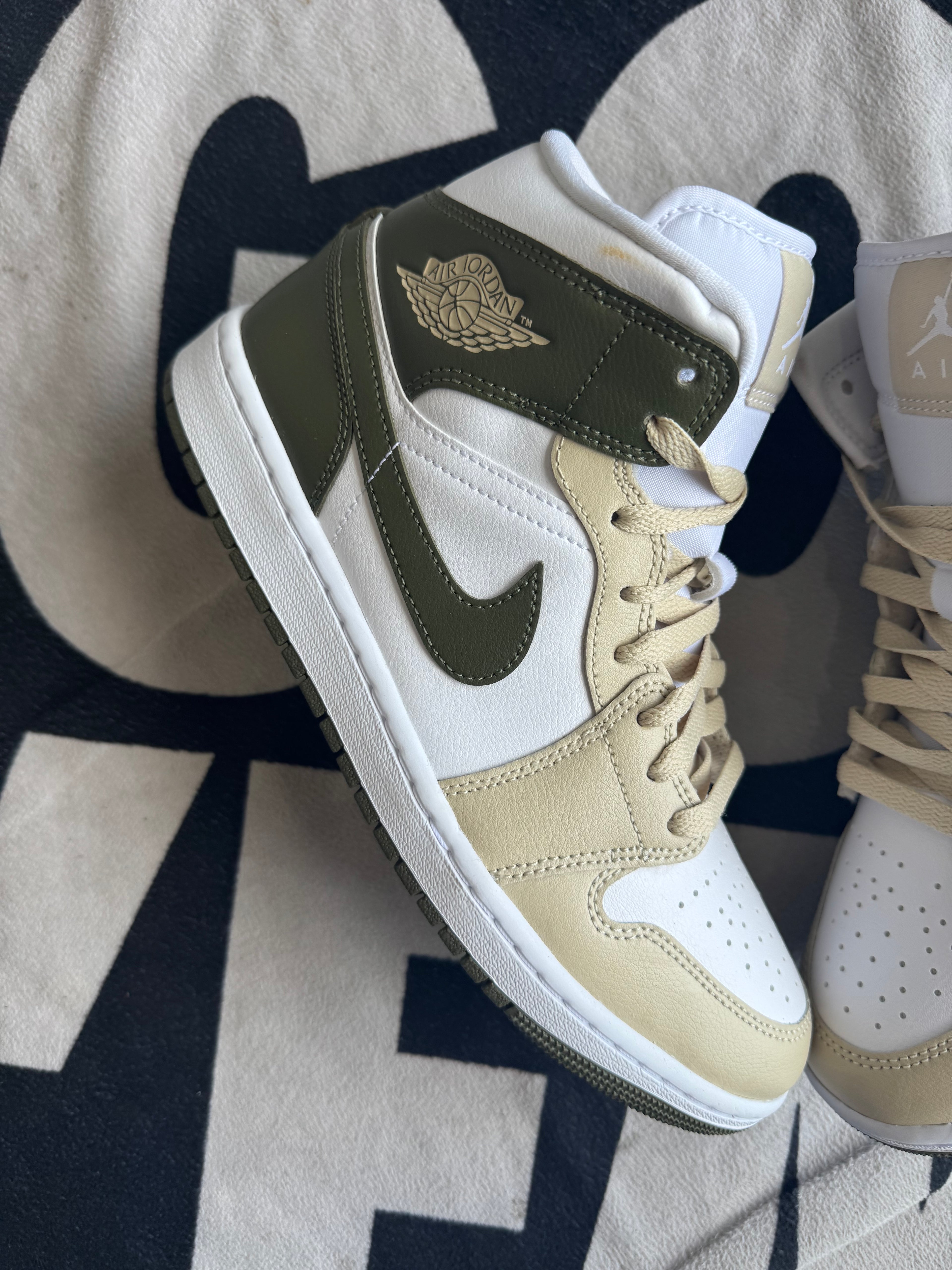 Jordan 1 Mid Military Drab wmns (Taille 41)
