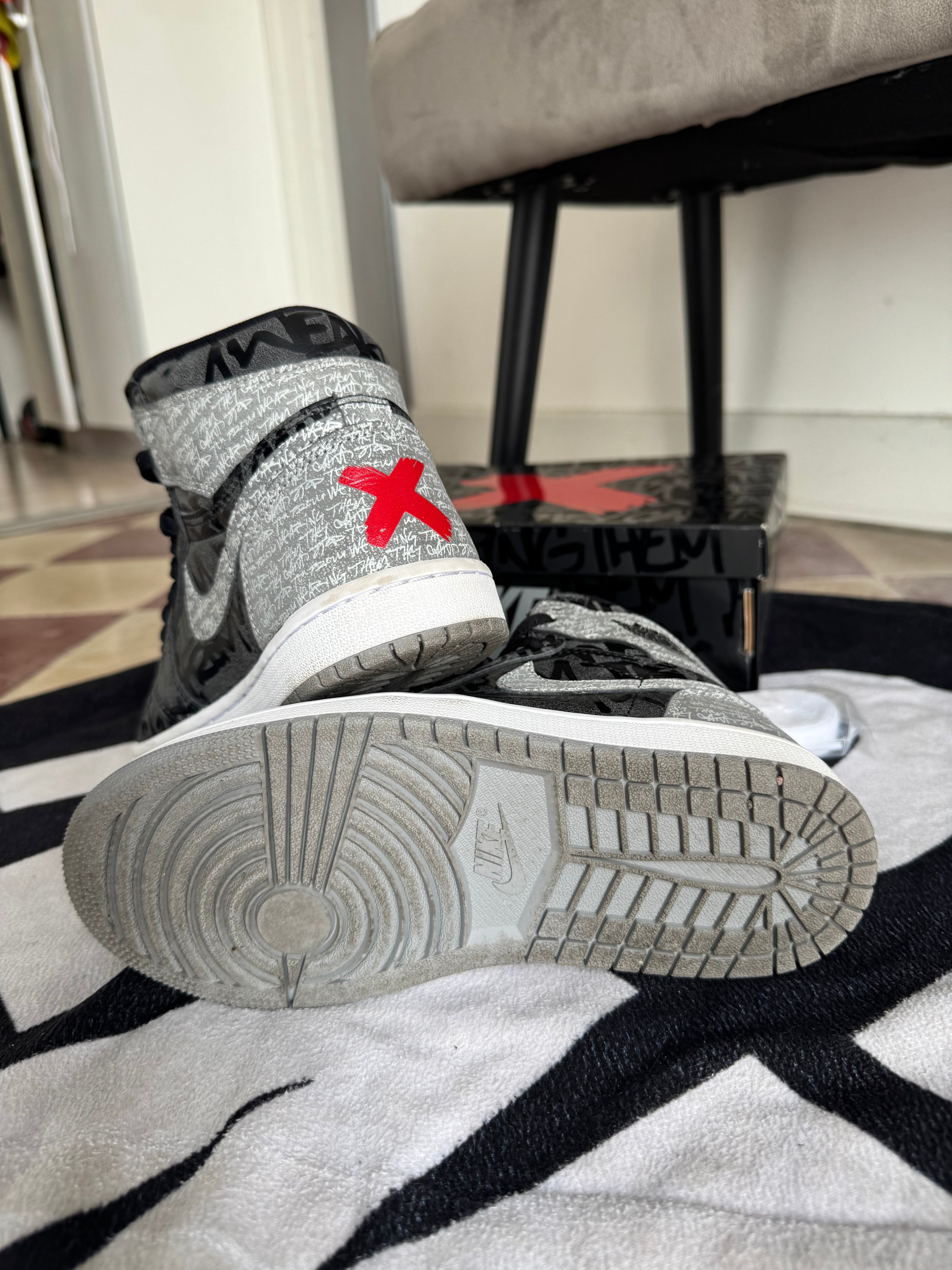 Jordan 1 High Rebellionaire (Taille 36.5)