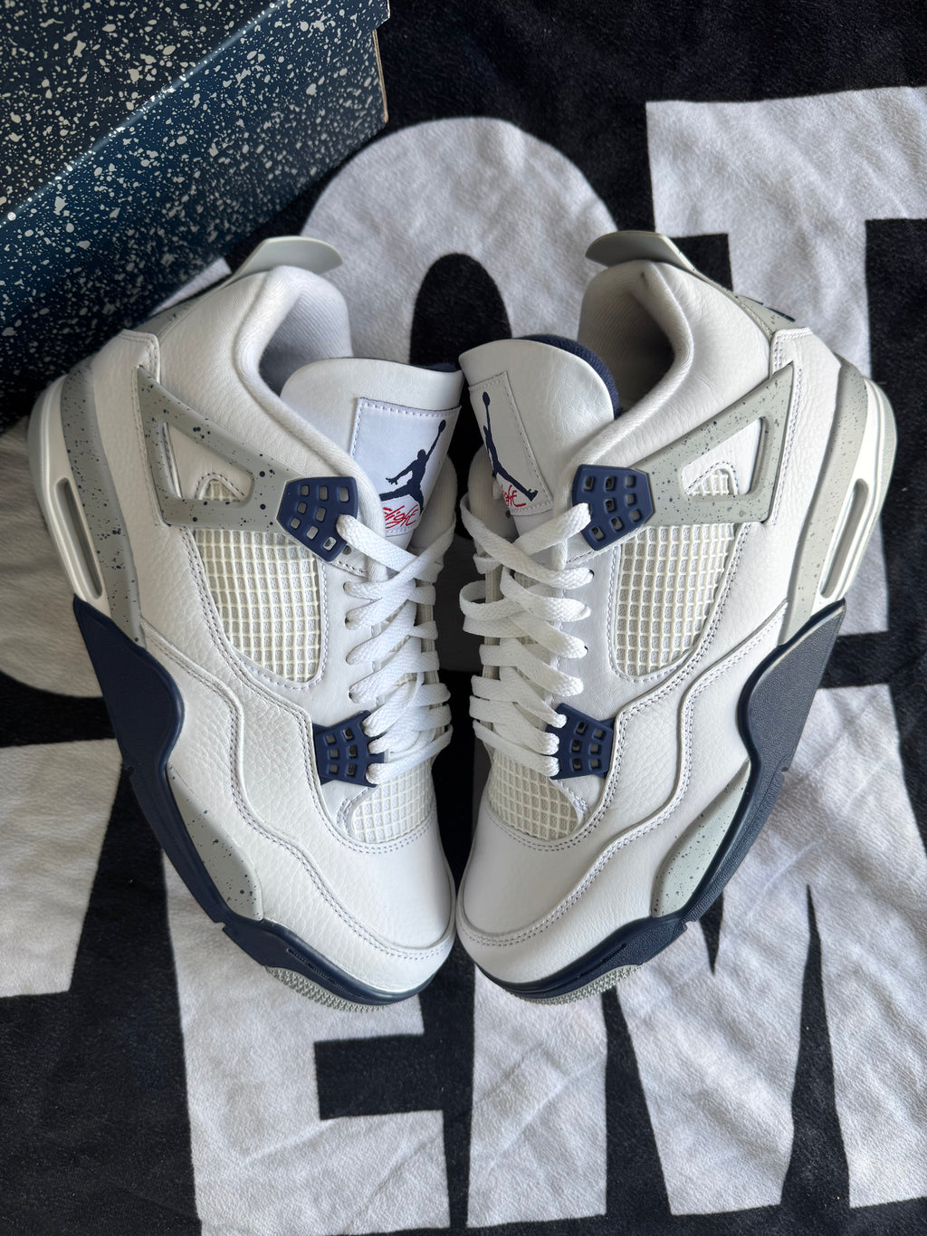 Jordan 4 Retro Midnight Navy (Taille 44.5)
