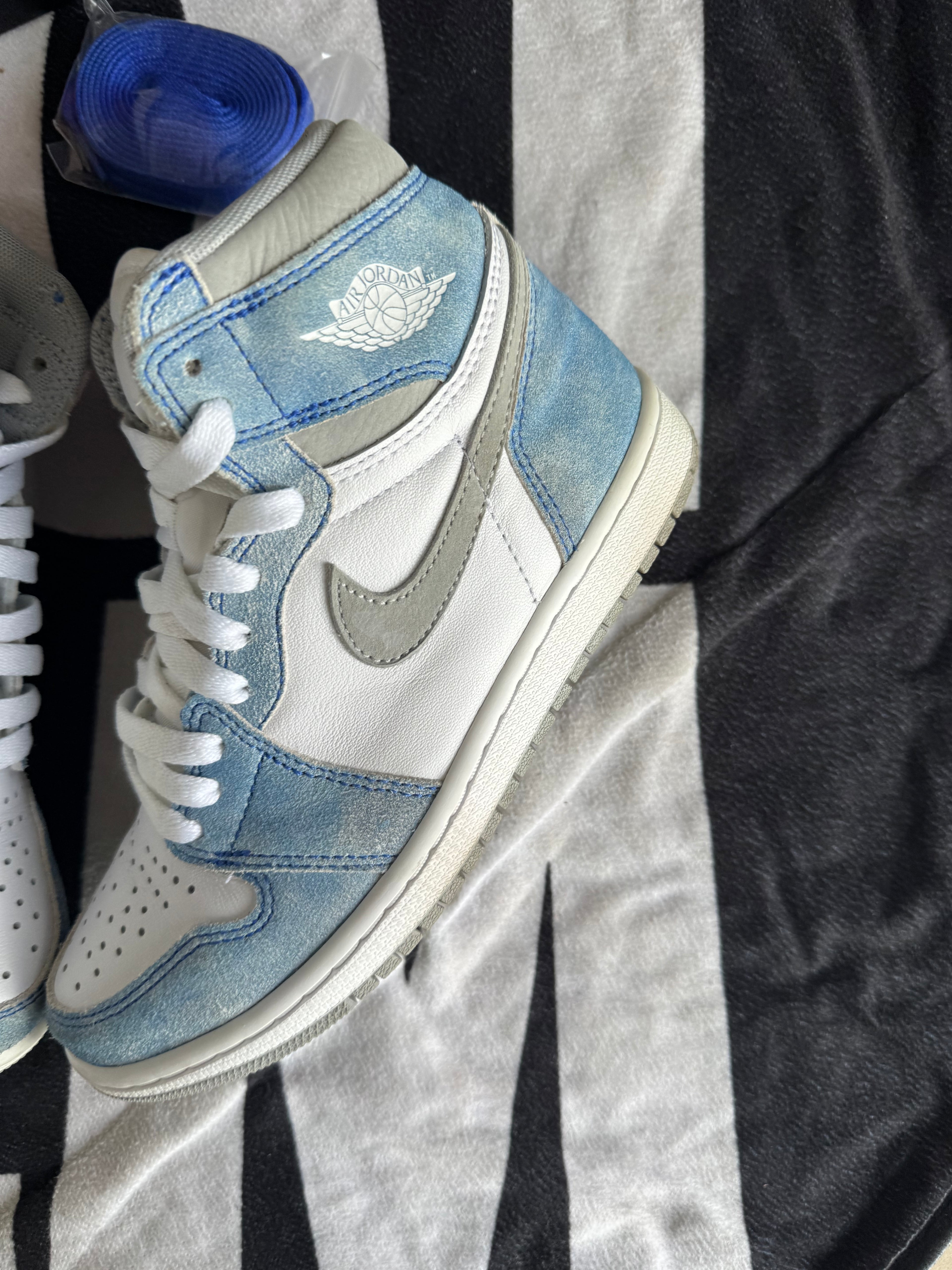 Jordan 1 High Hyper Royal Smoke Grey (Taille 37.5)