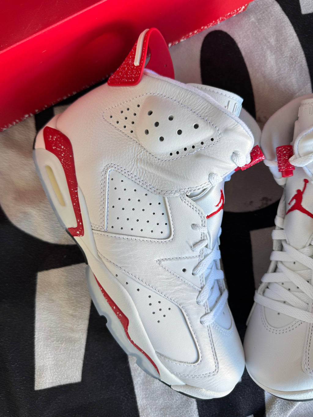 Jordan 6 Red Oreo (Taille 42)