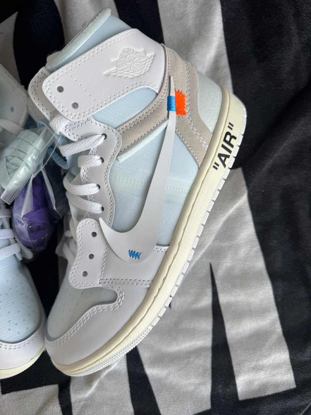 Jordan 1 High Virgil Abloh Archive Alaska (Taille 42.5)