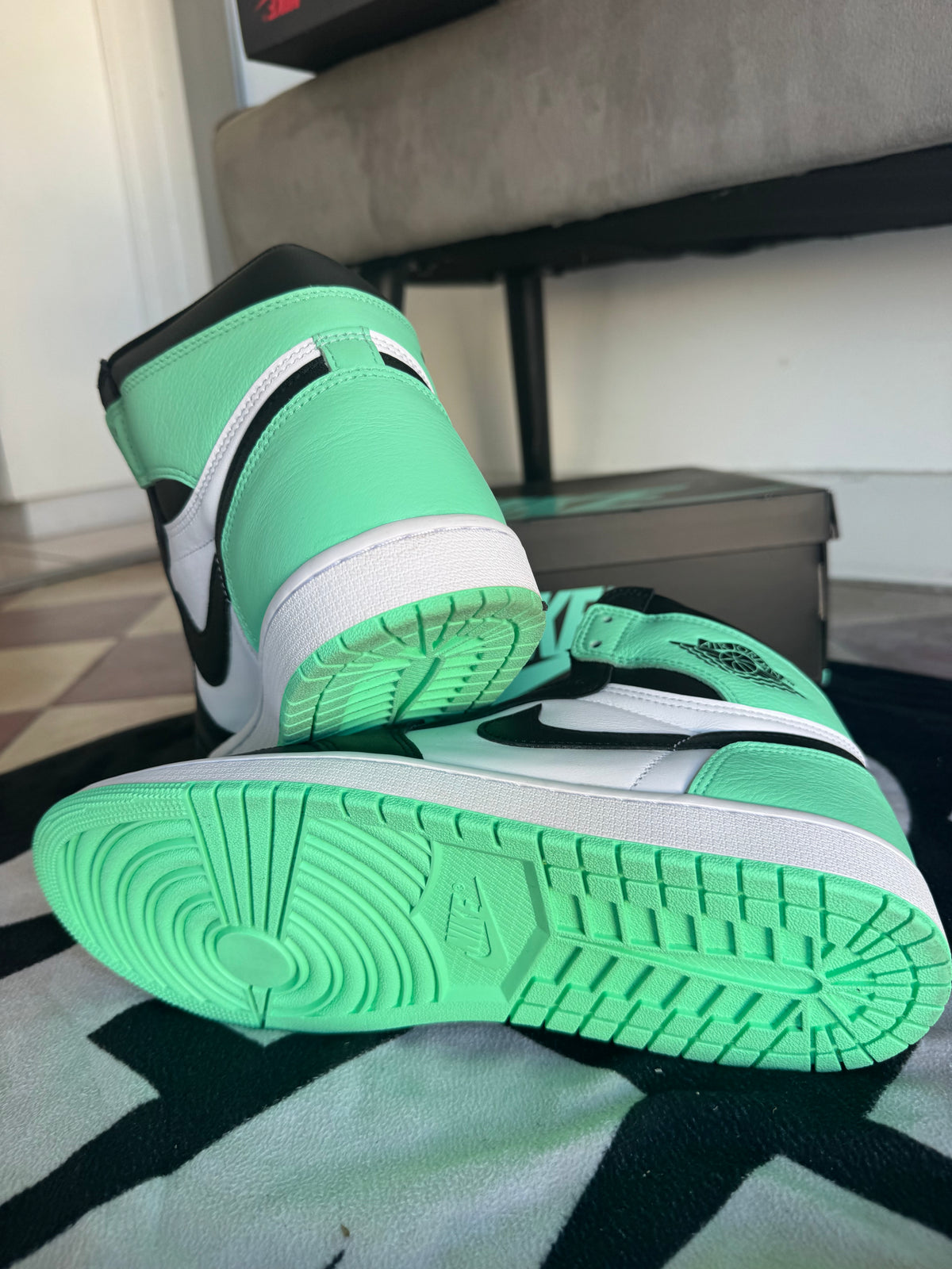 Jordan 1 High Green Glow (Taille 45)