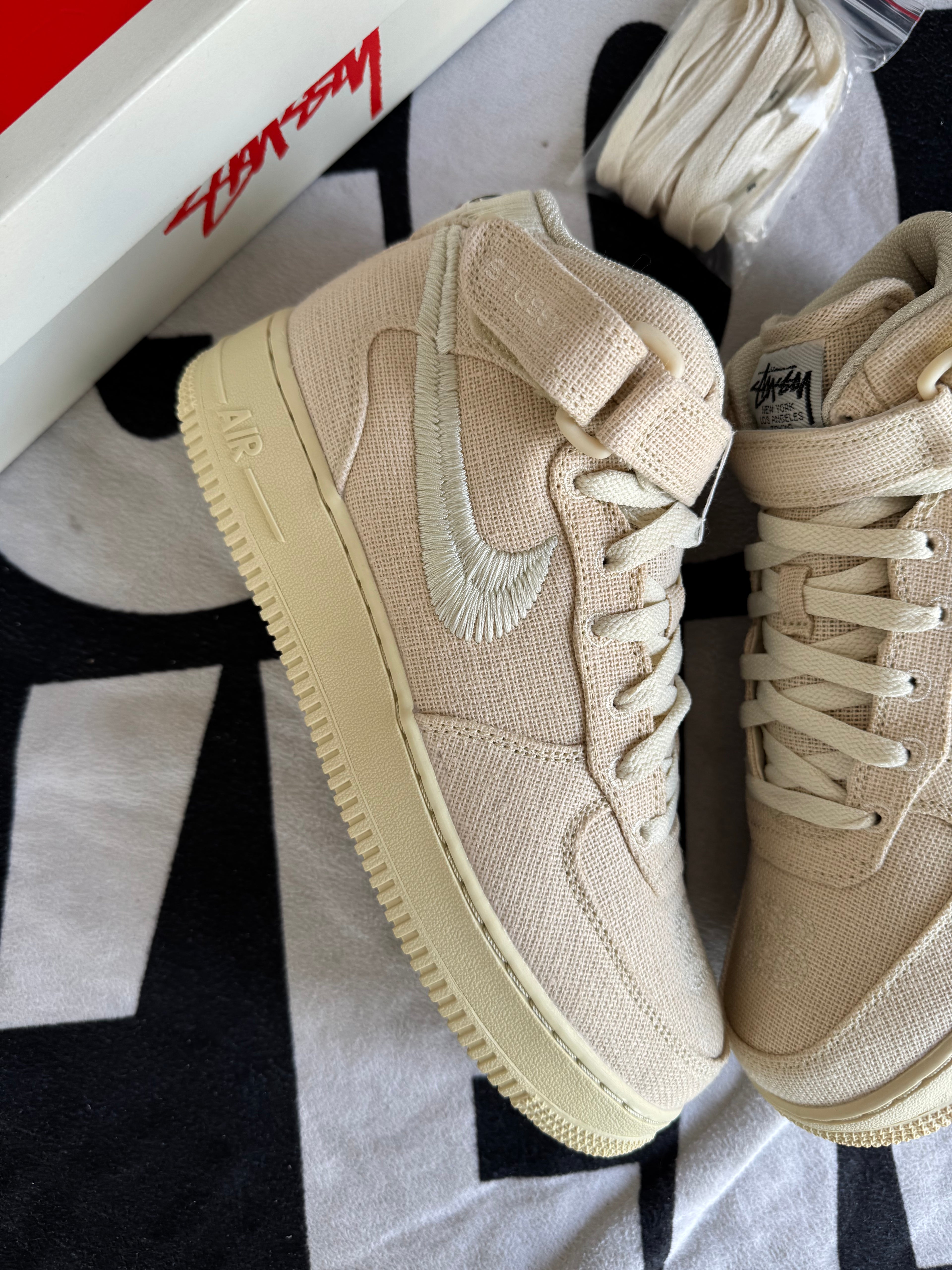 Nike Air Force 1 Mid Stussy Fossil (Taille 40)