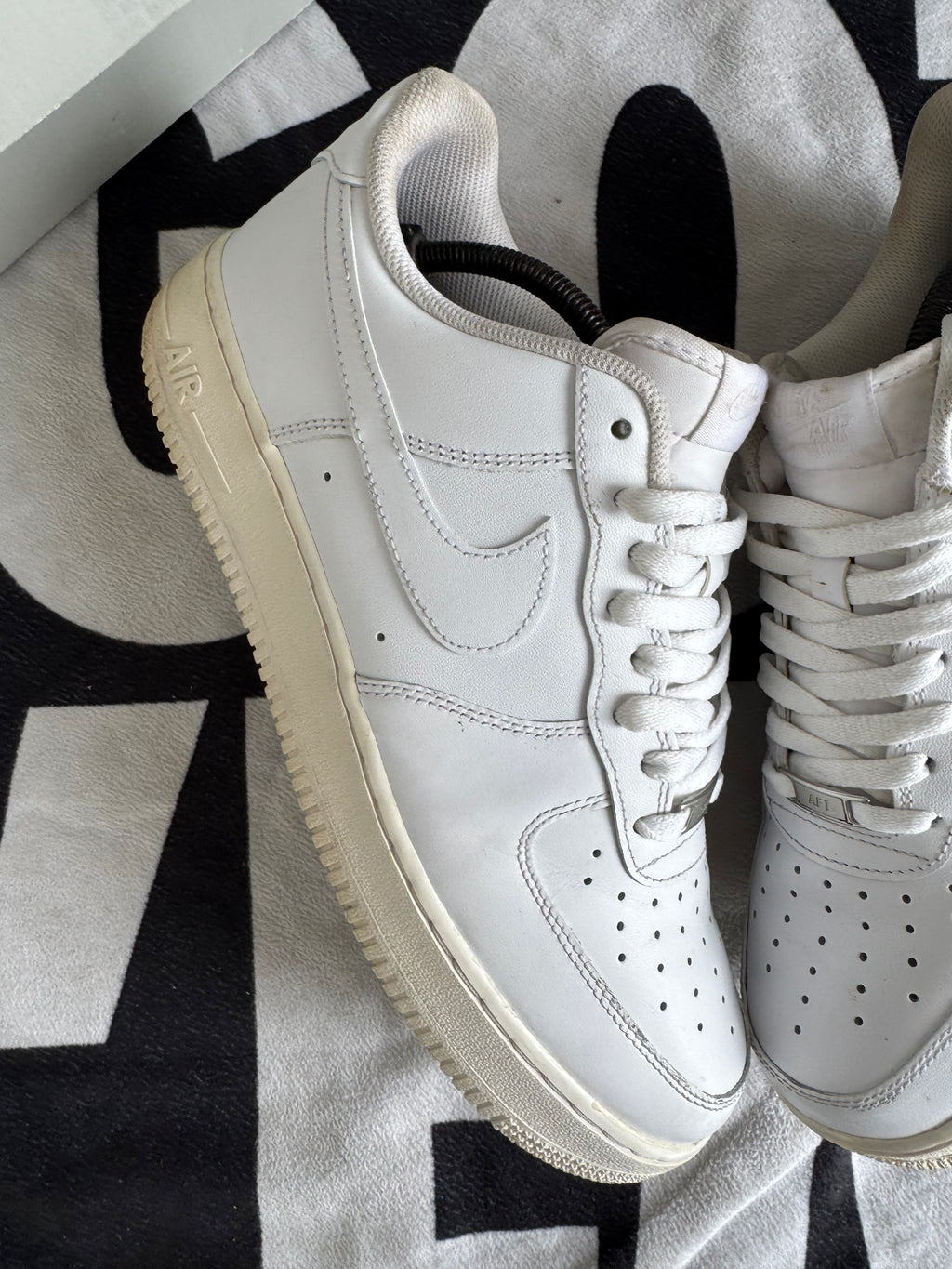 Nike Air Force 1 Low '07 White (Taille 45)