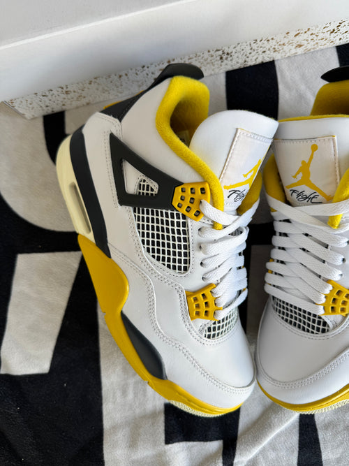 Air Jordan 4 Retro Vivid Sulfur (Taille 40)