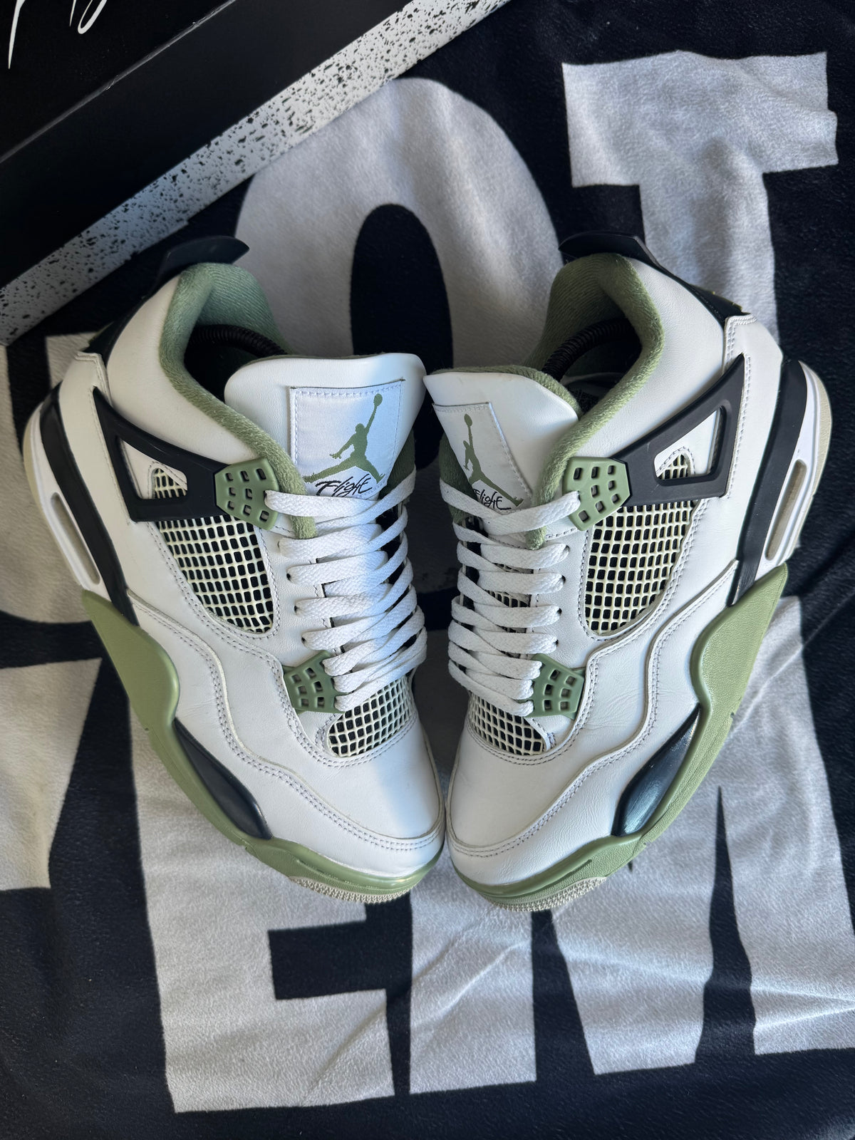 Jordan 4 Seafoam wmns (Taille 42)