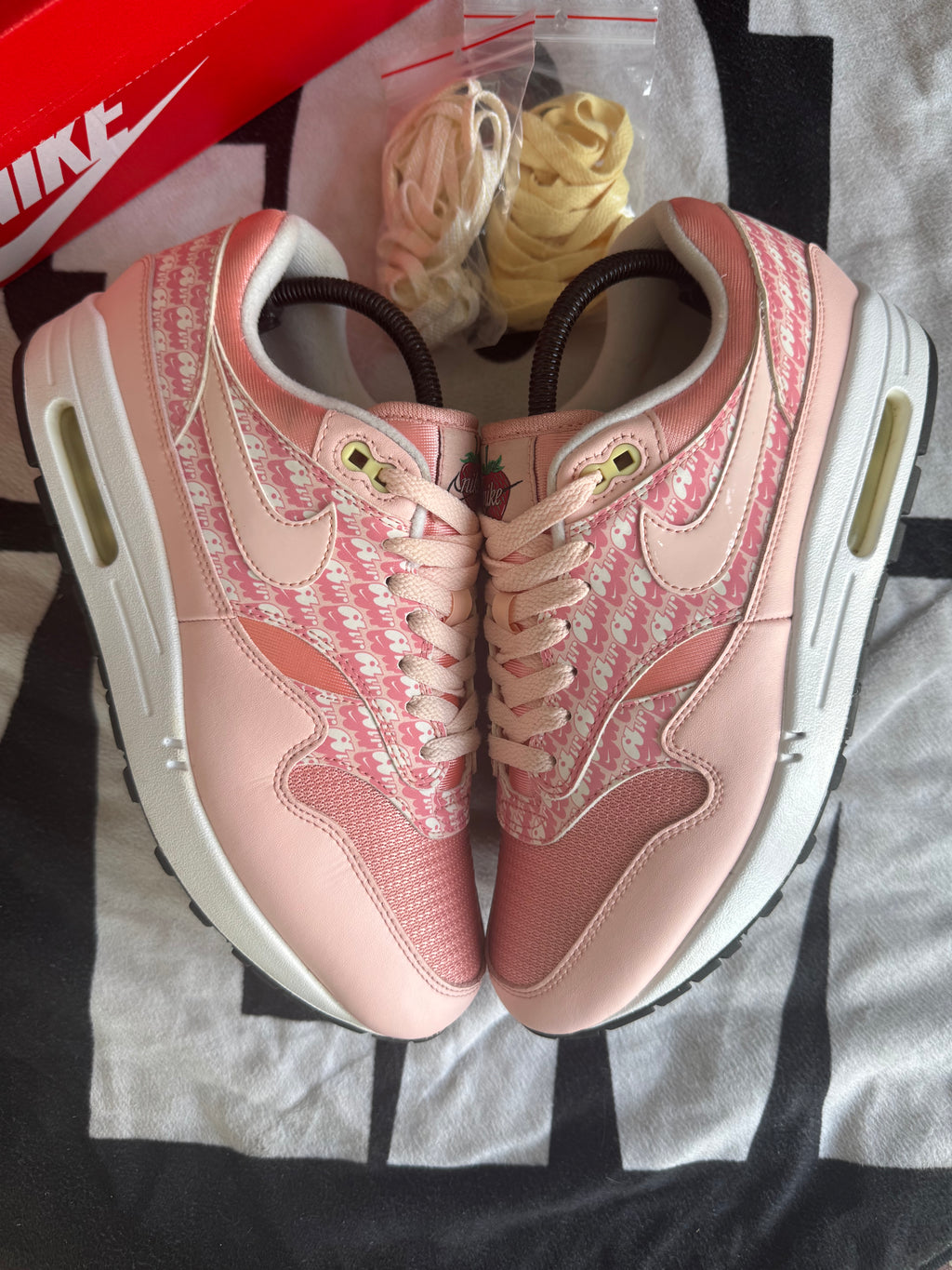 Nike Air Max 1 Strawberry Lemonade  (Taille 42.5)