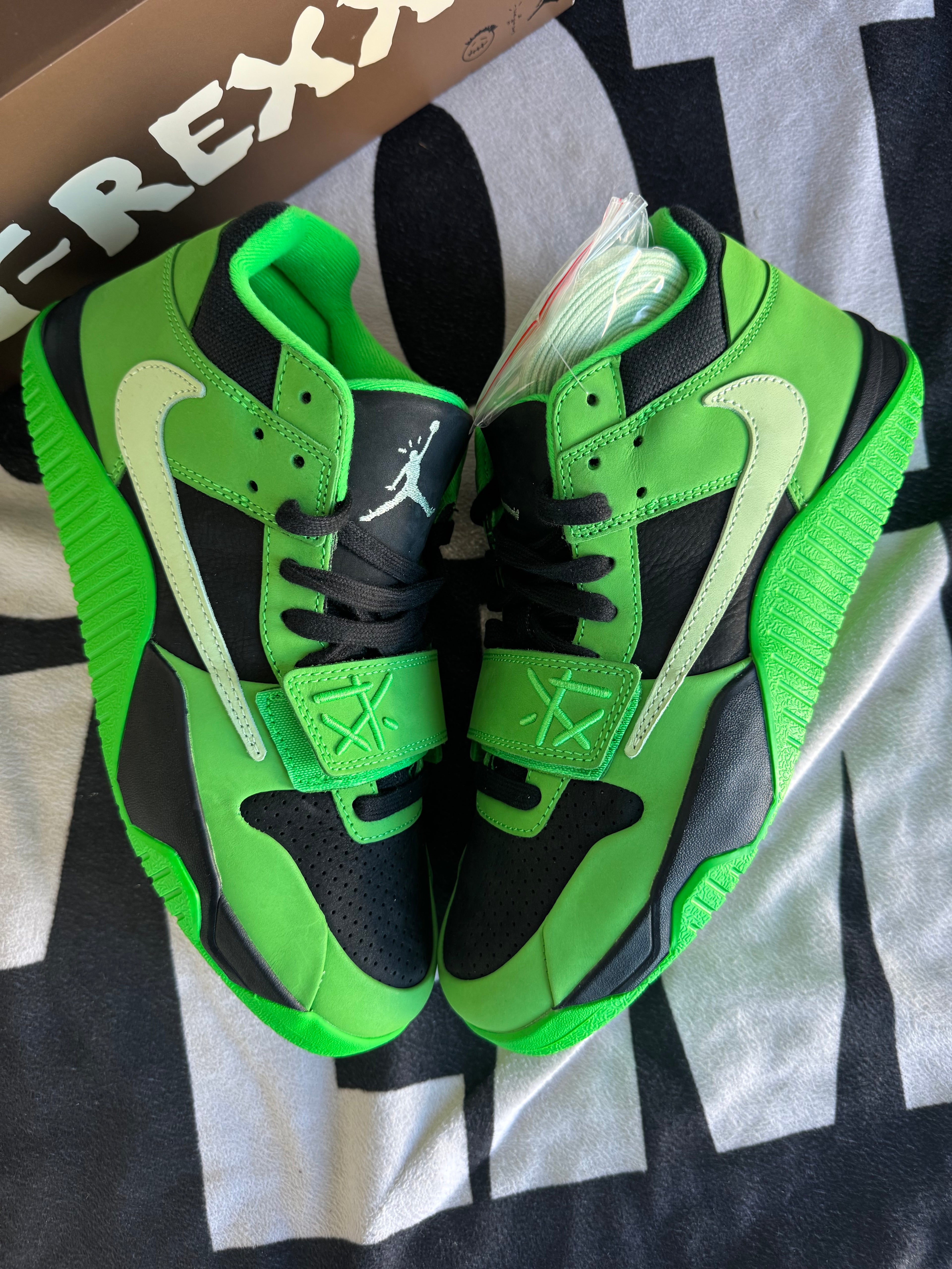 Jordan CJ1 T-Rexx x Travis Scott Green Spark (Taille 44)