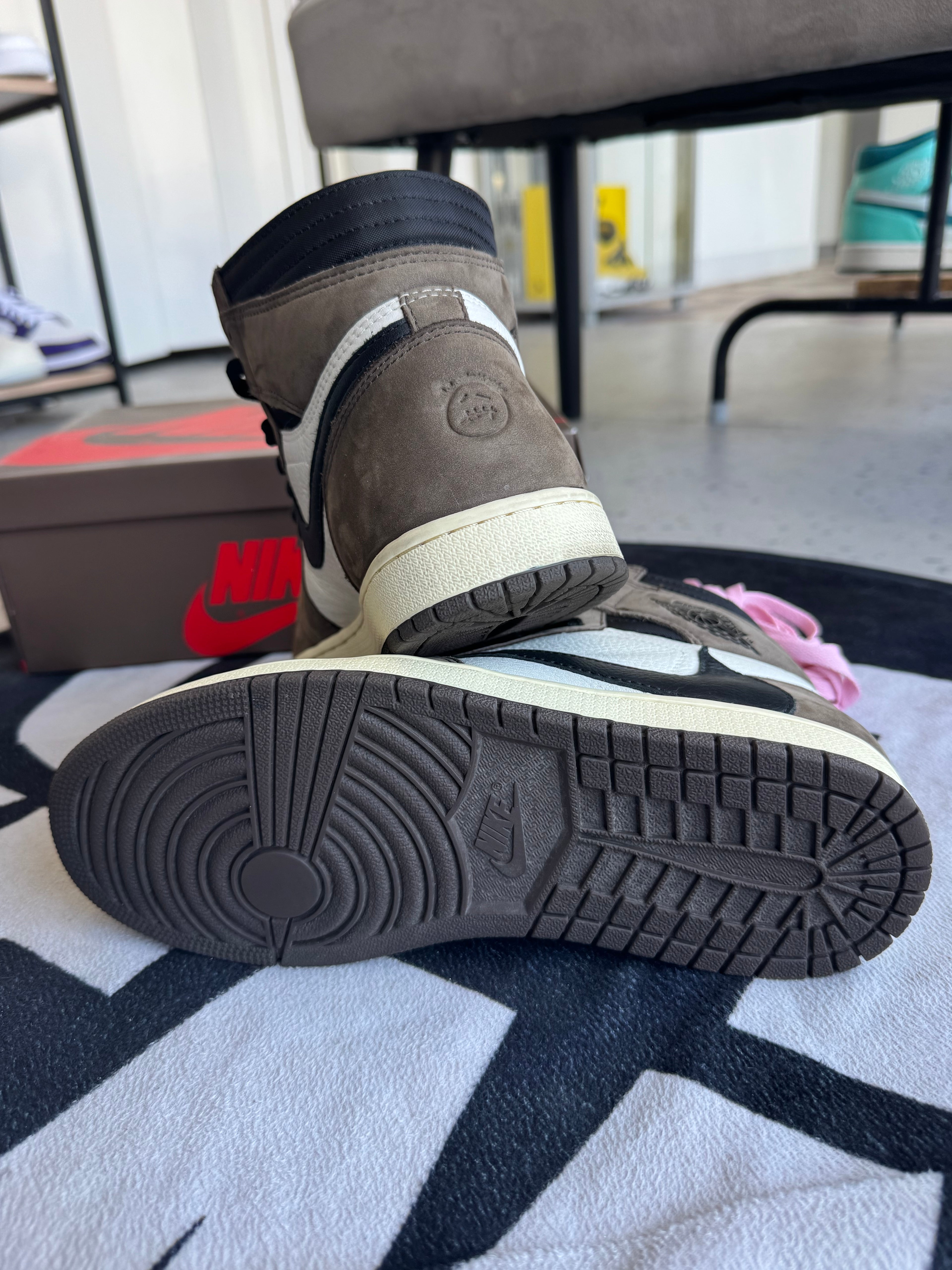Jordan 1 High Travis Scott Mocha (Taille 41)