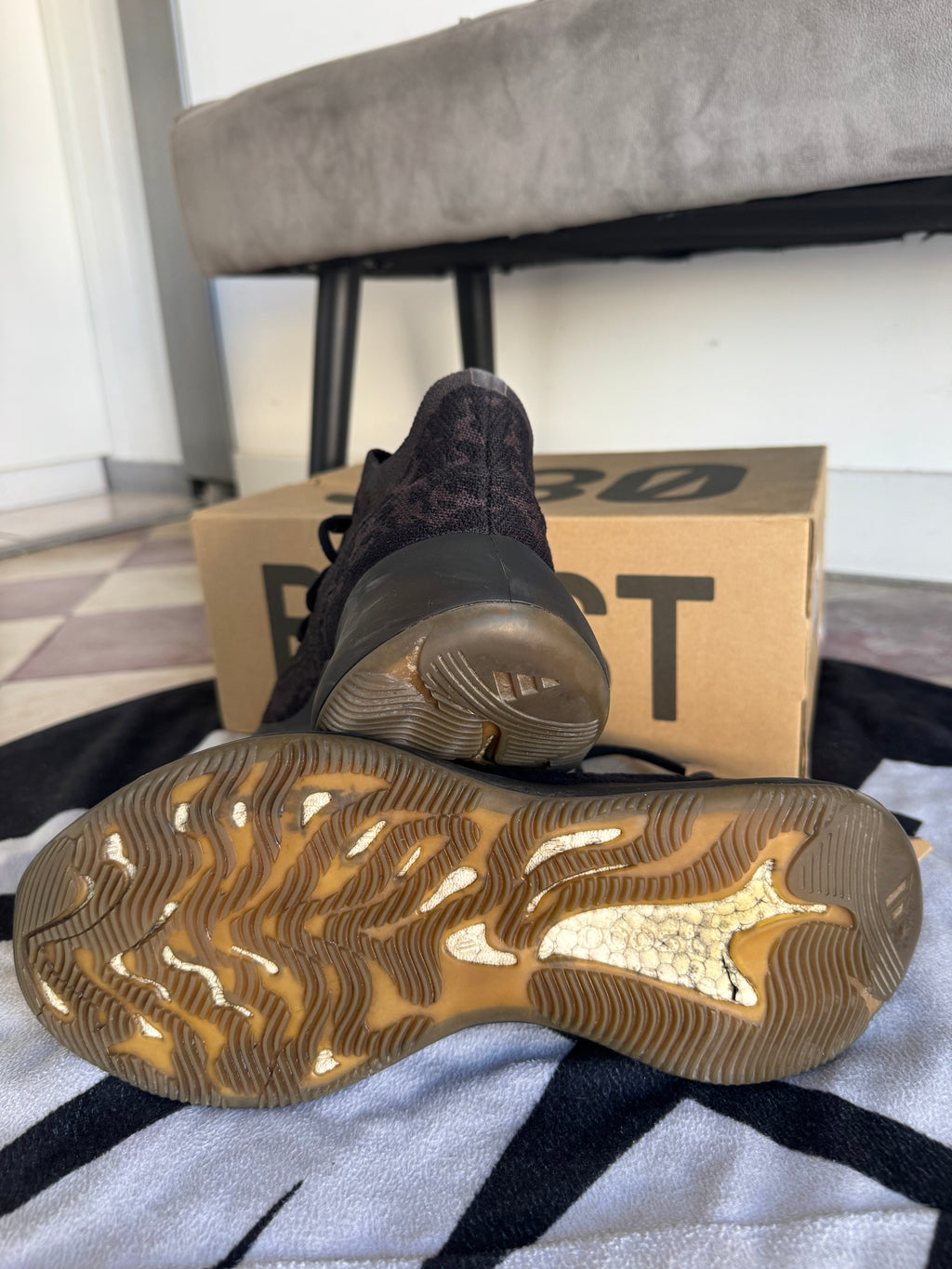 Yeezy Boost 380 Onyx (Taille 45 1/3)