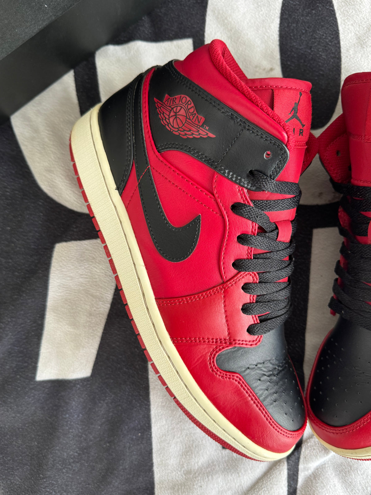 Jordan 1 Mid Reverse Bred 2021 (Taille 44)