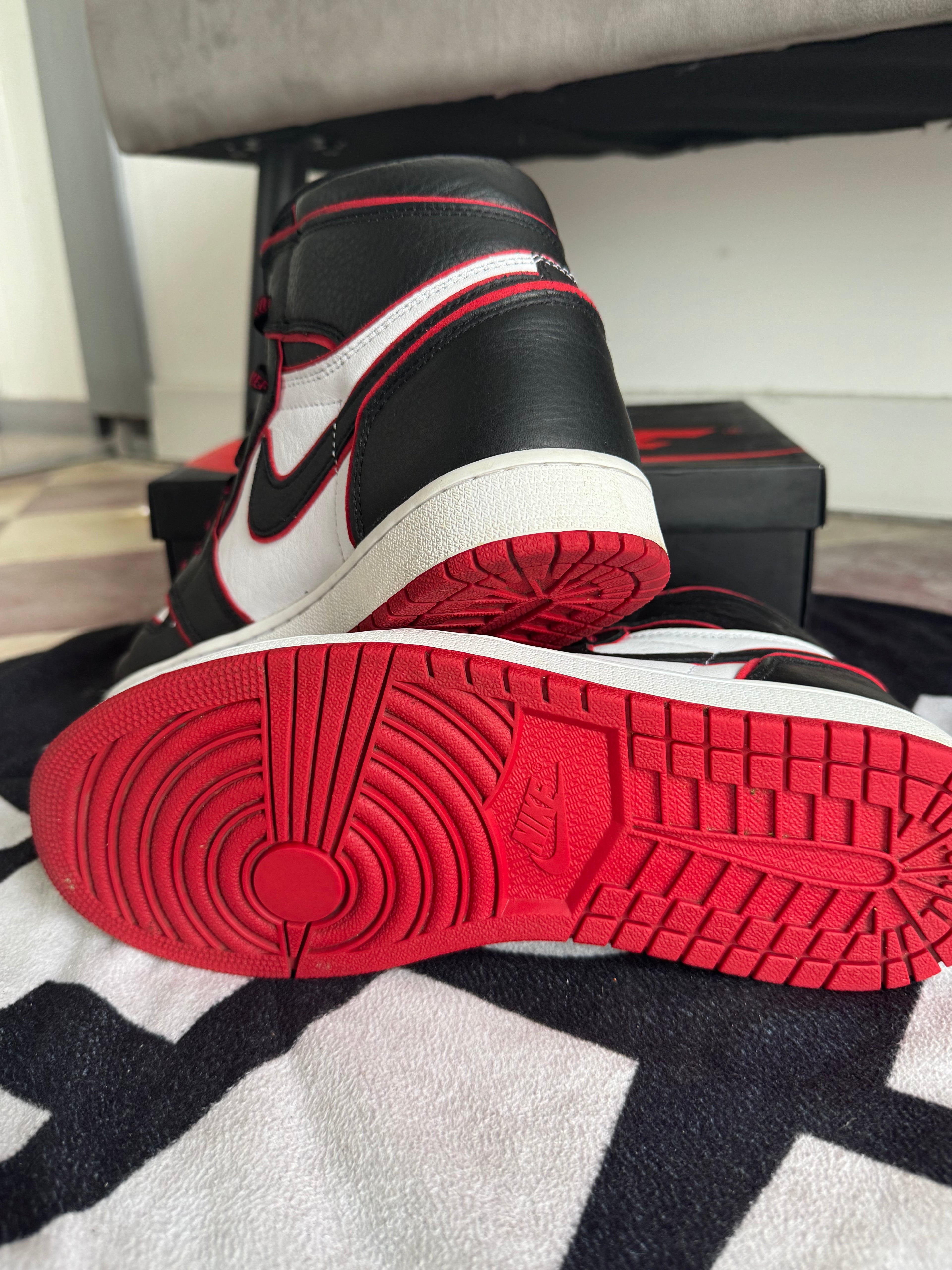 Jordan 1 High Bloodline (Taille 43)