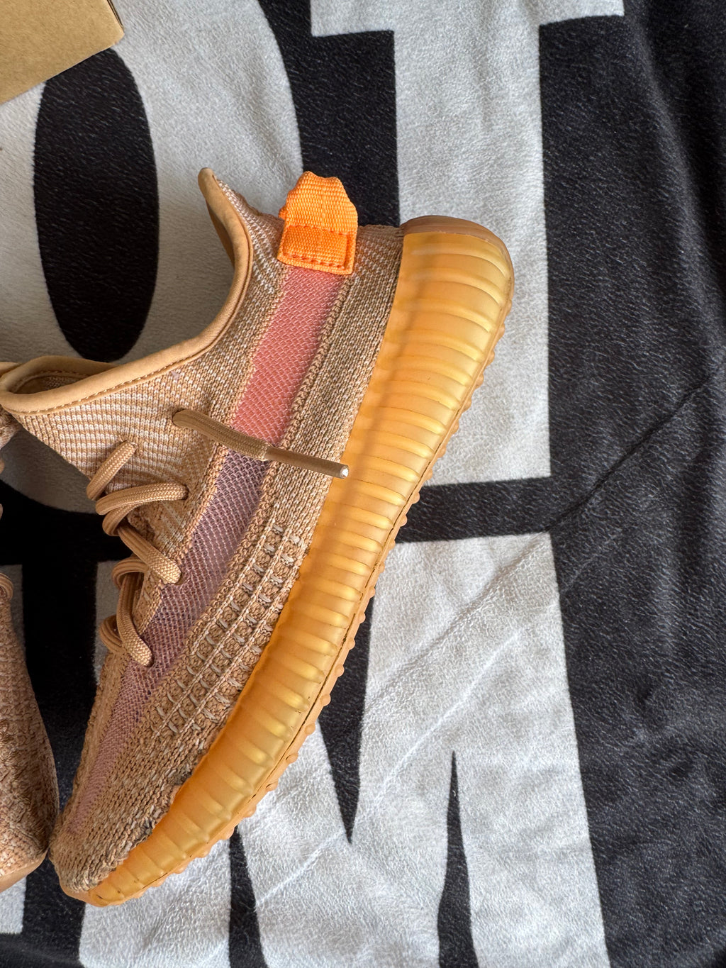 adidas Yeezy Boost 350 V2 Clay (Taille 37 1/3)