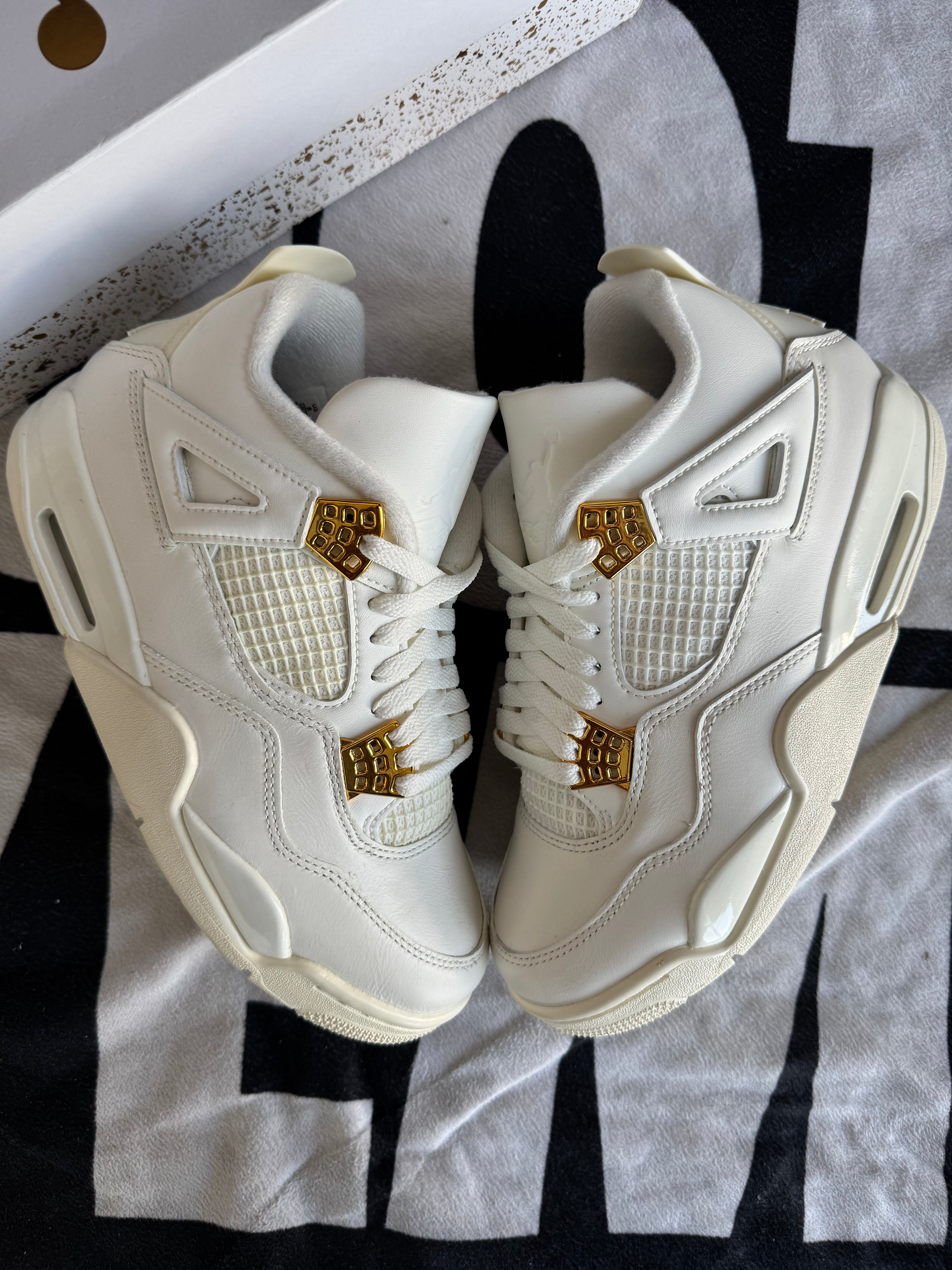Jordan 4 Metallic Gold WMNS (Taille 39)