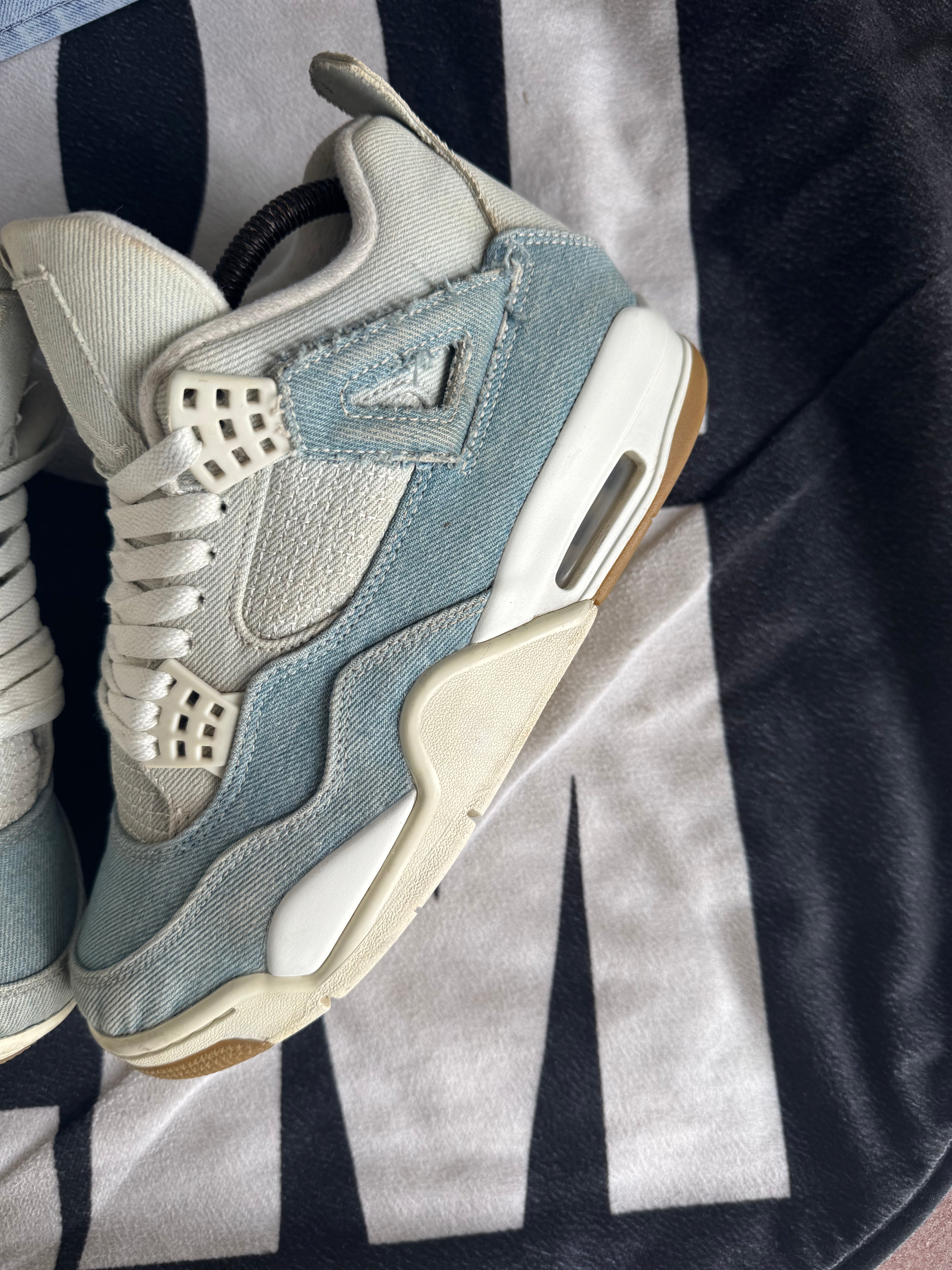 Jordan 4 Denim Worn Blue (Taille 40)