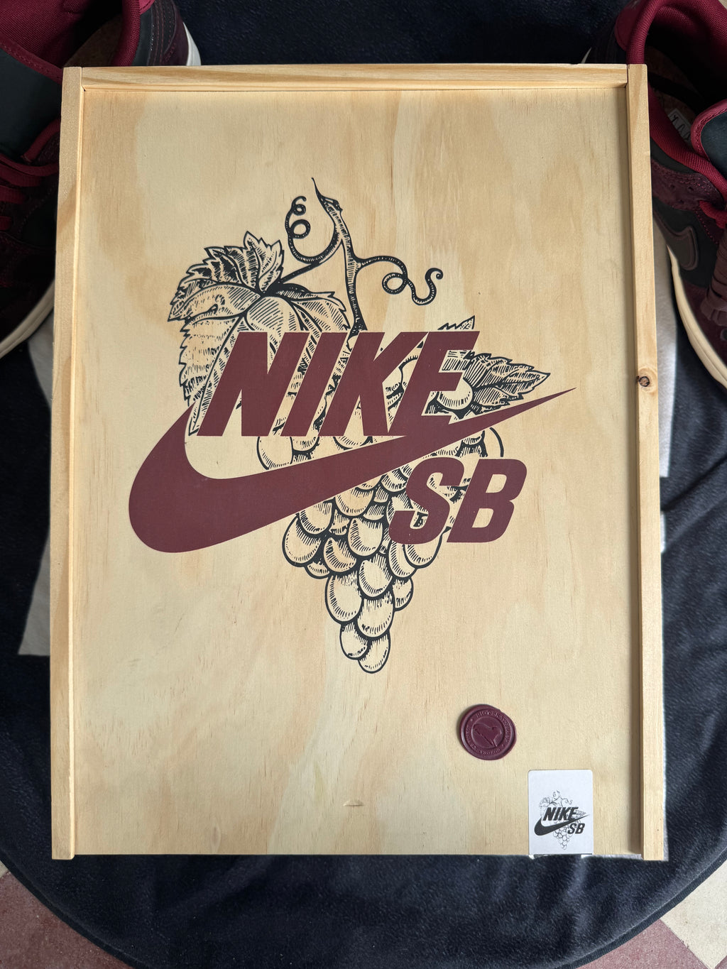 Nike SB Dunk Low Riot Skateshop Special Box (Taille 45)