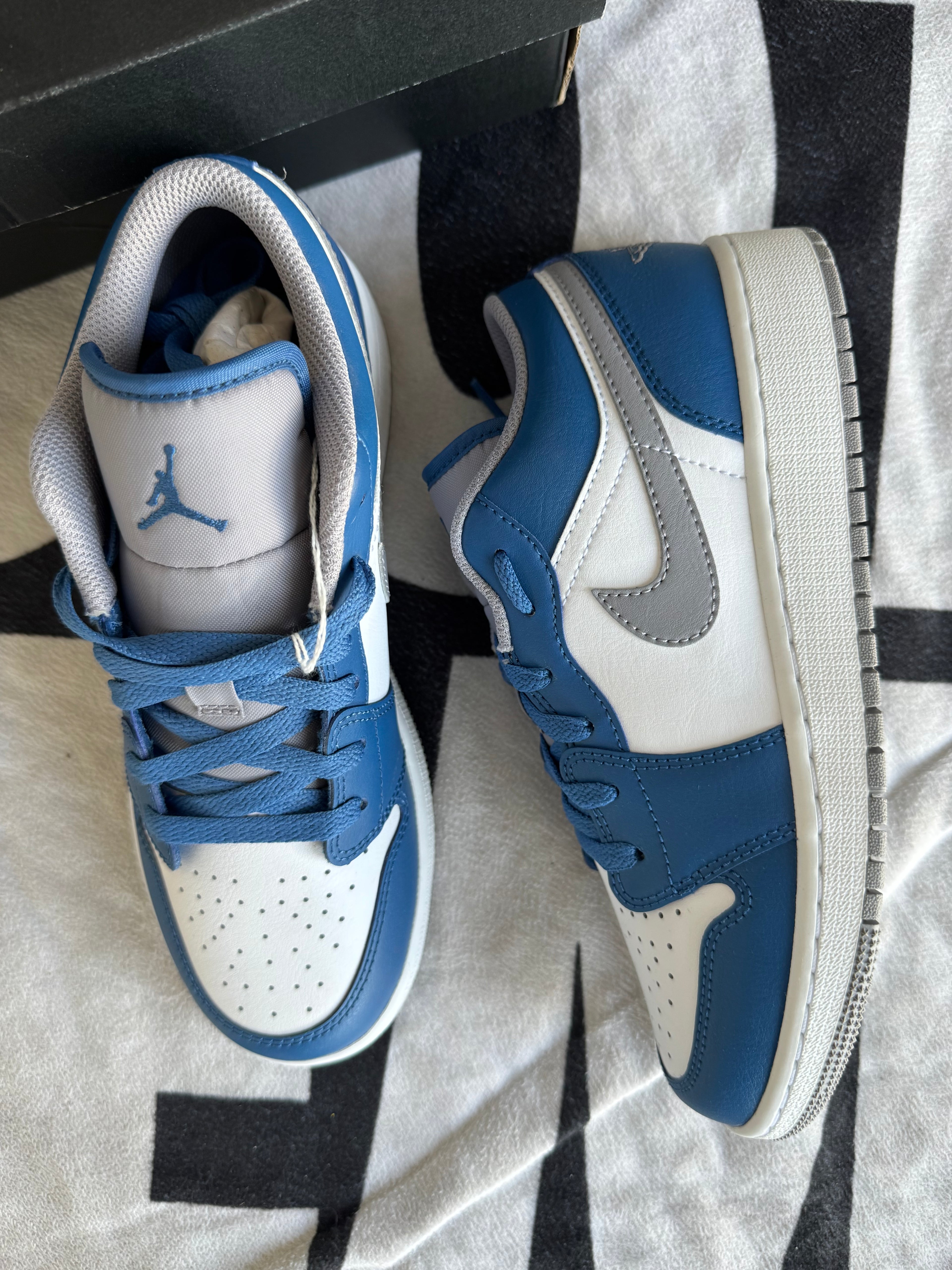 Jordan 1 Low True Blue (Taille 38)