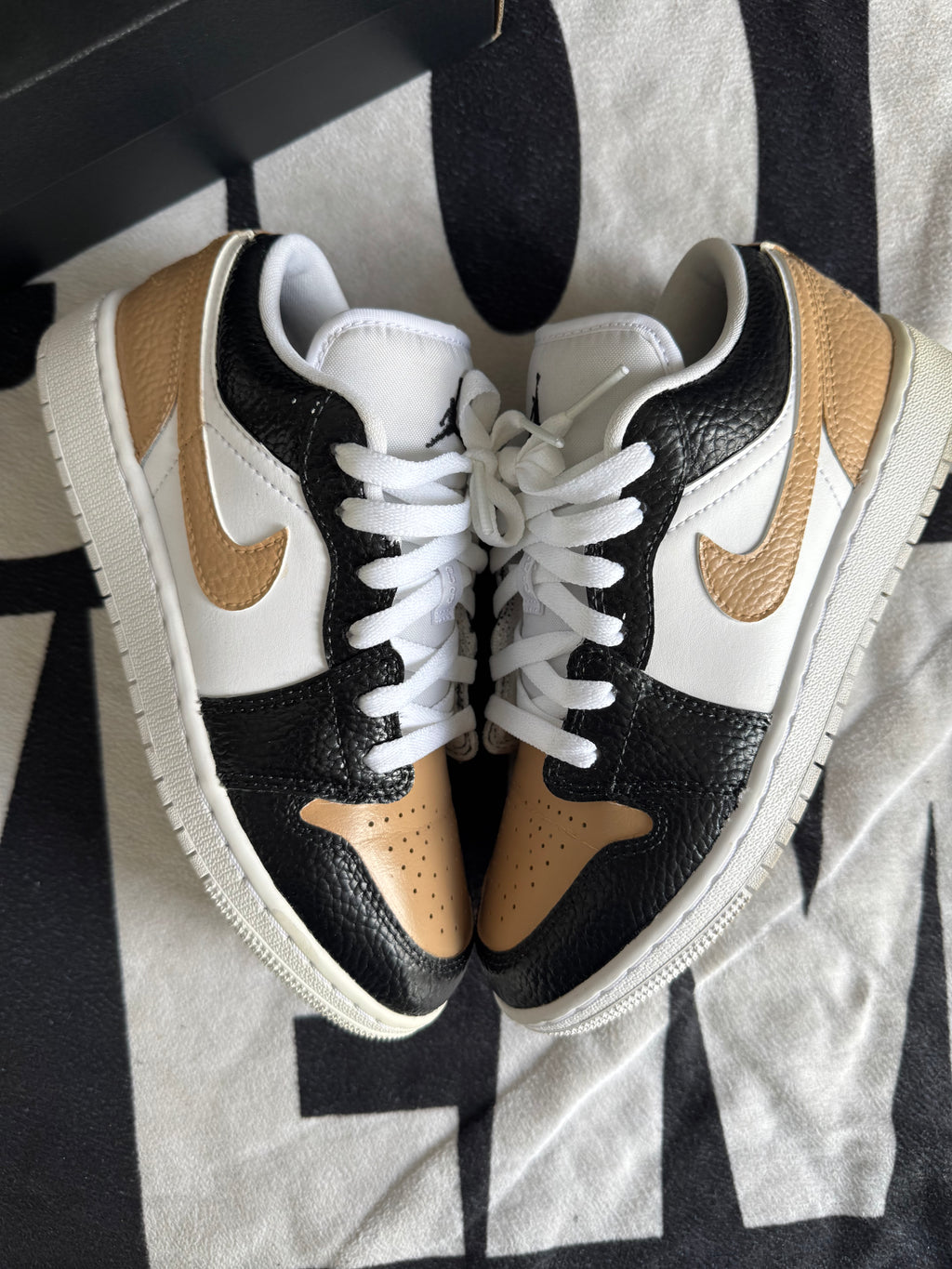 Jordan 1 Low White Custom (Taille 36)