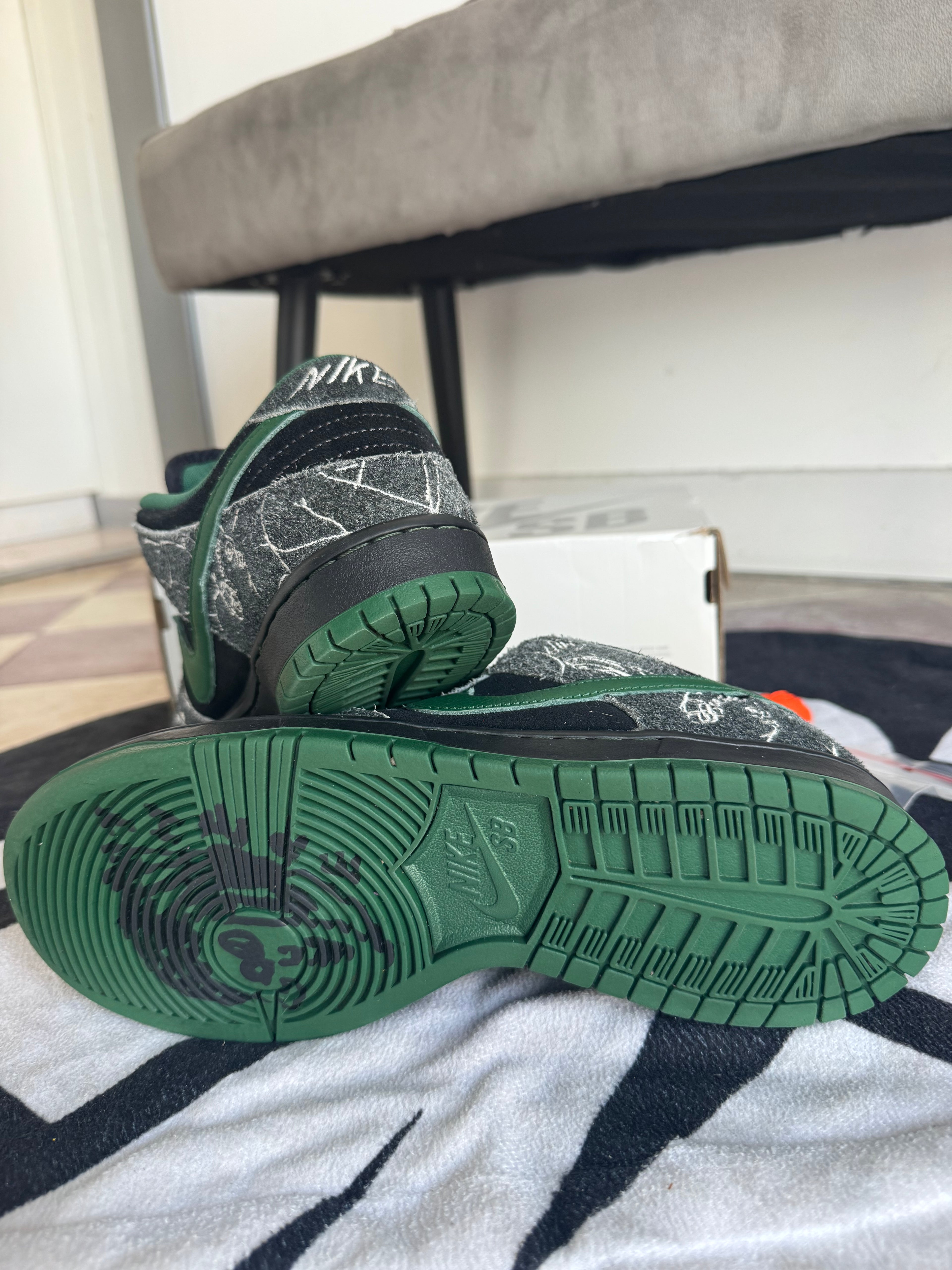 Nike SB Dunk Low There Skateboards (Taille 42.5)