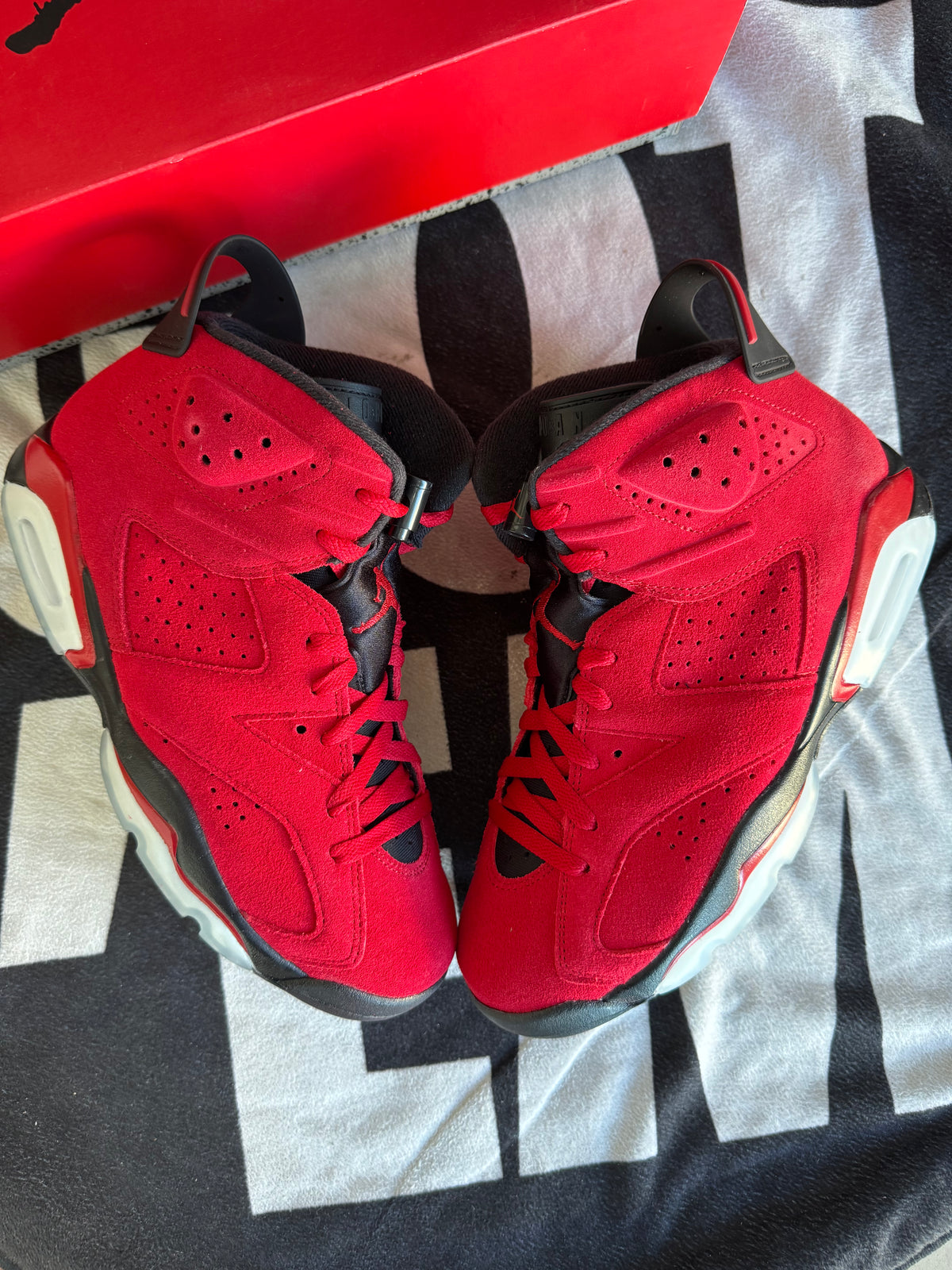 Jordan 6 Toro Bravo (Taille 42)