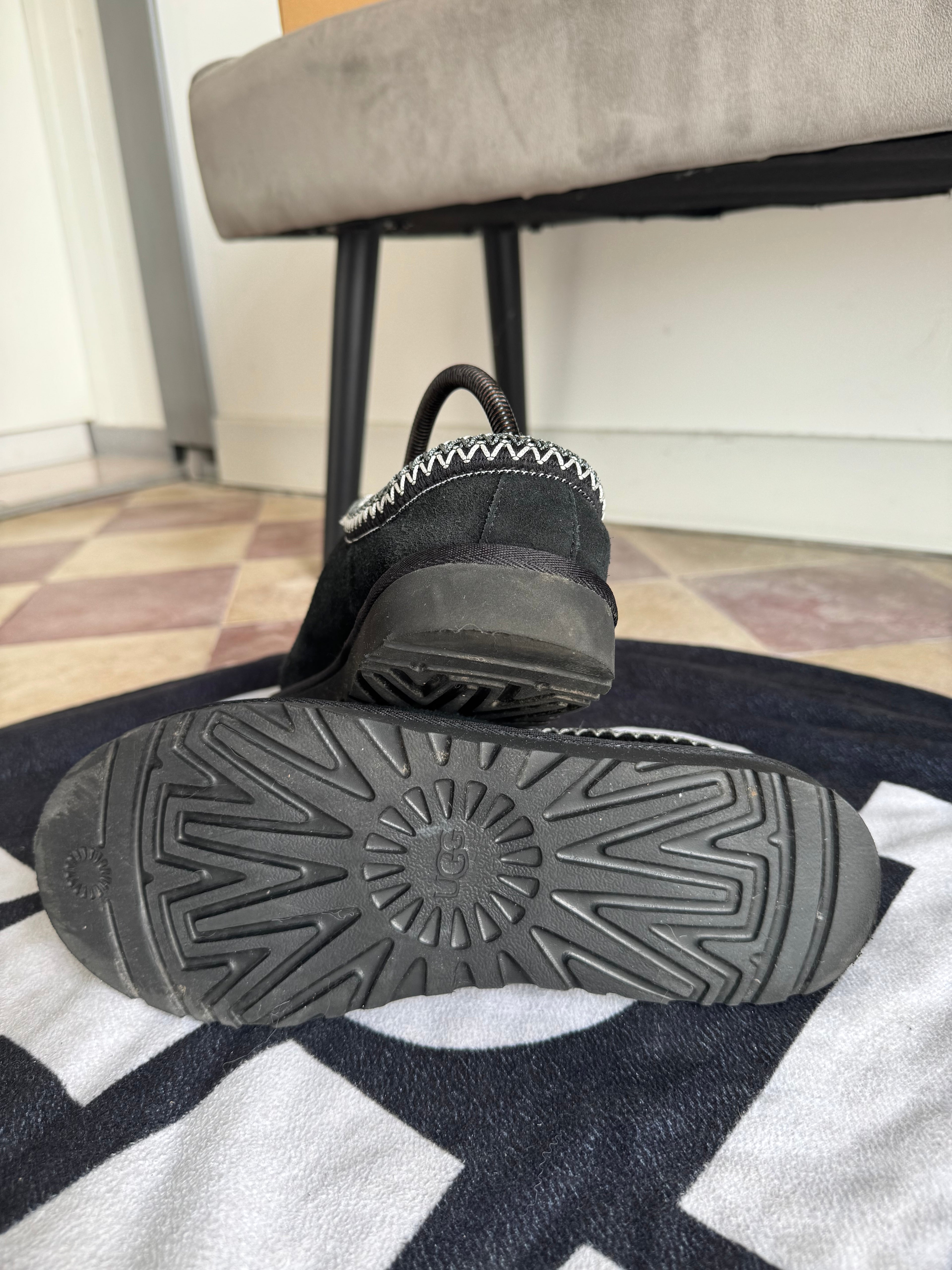 UGG Tasman Slipper Black (Taille 42)