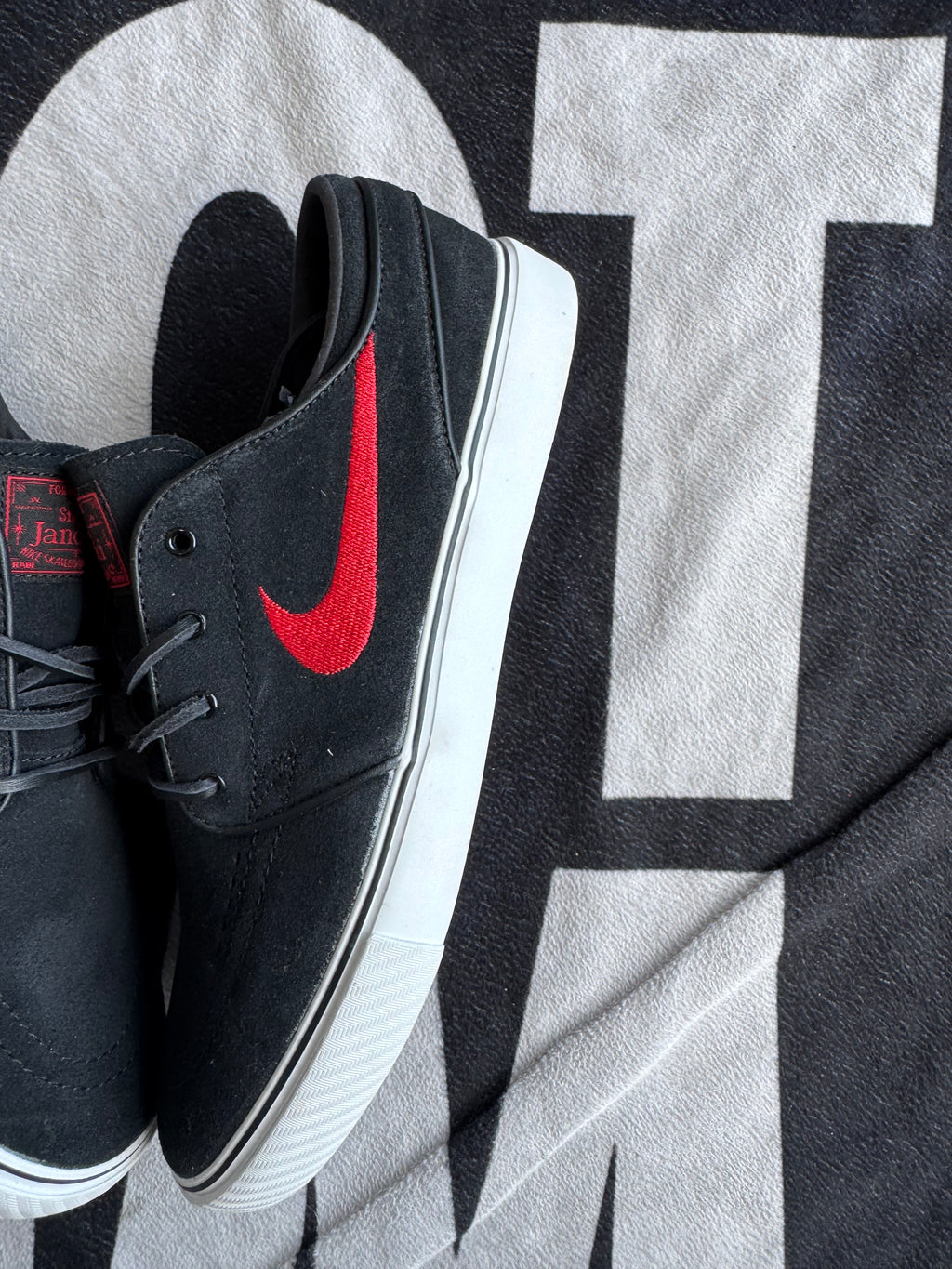 Nike SB Zoom Janoski OG+ Black Summit White University Red (Taille 41)