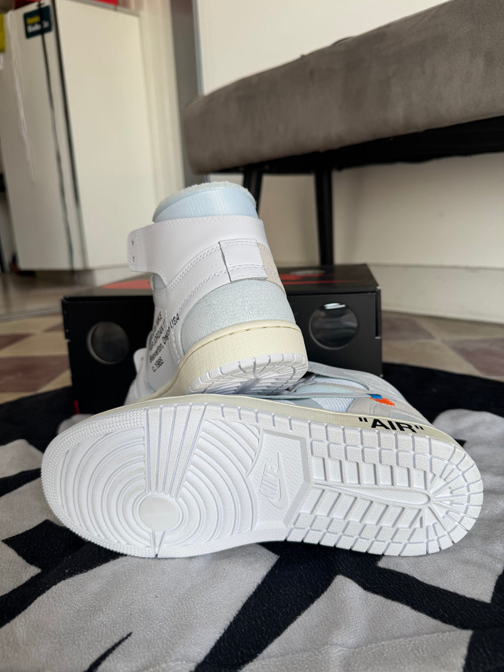 Jordan 1 High Virgil Abloh Archive Alaska (Taille 42.5)