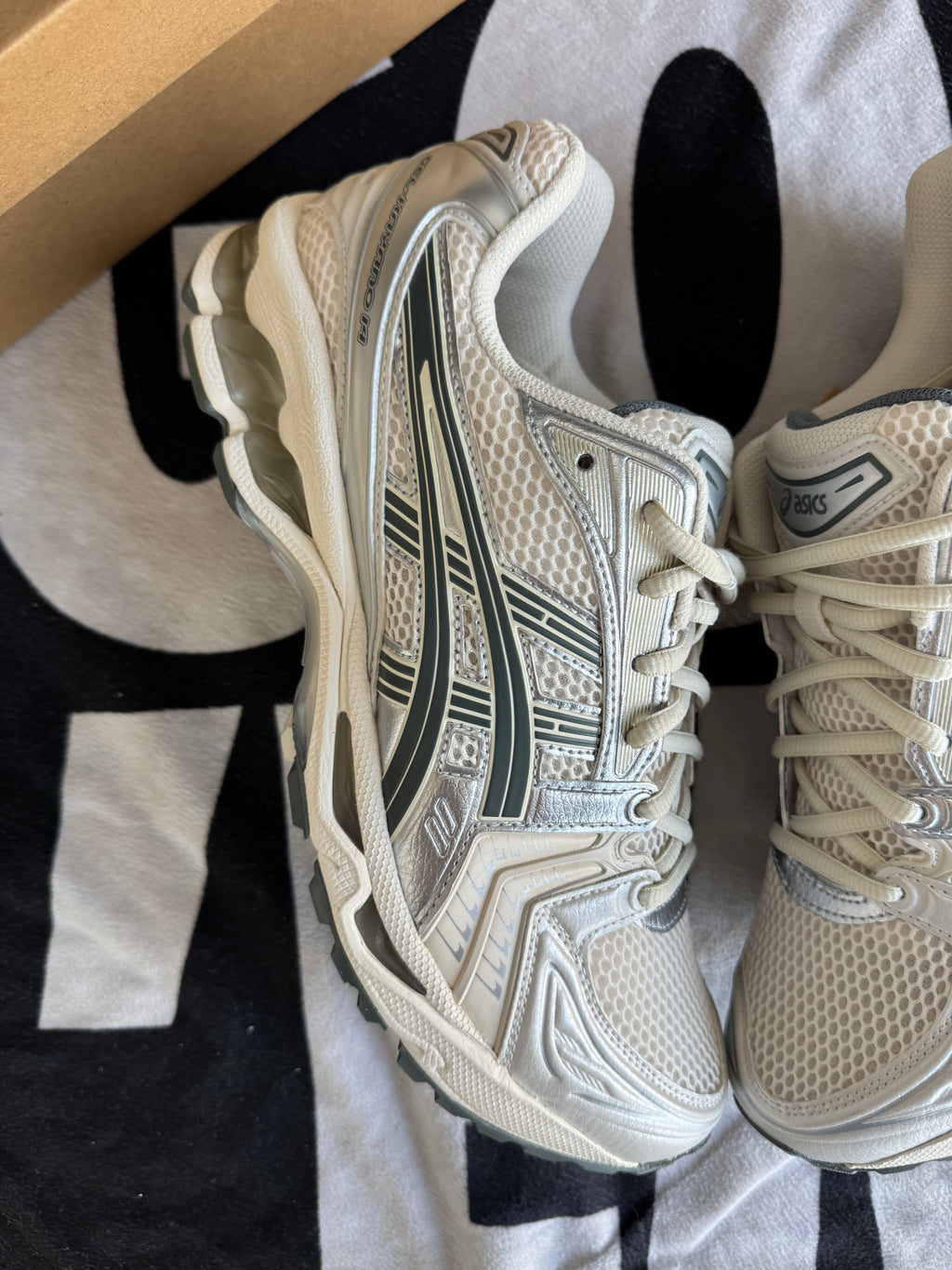 Asics Kayano 14 Birch Dark Pewter (Taille 44.5)
