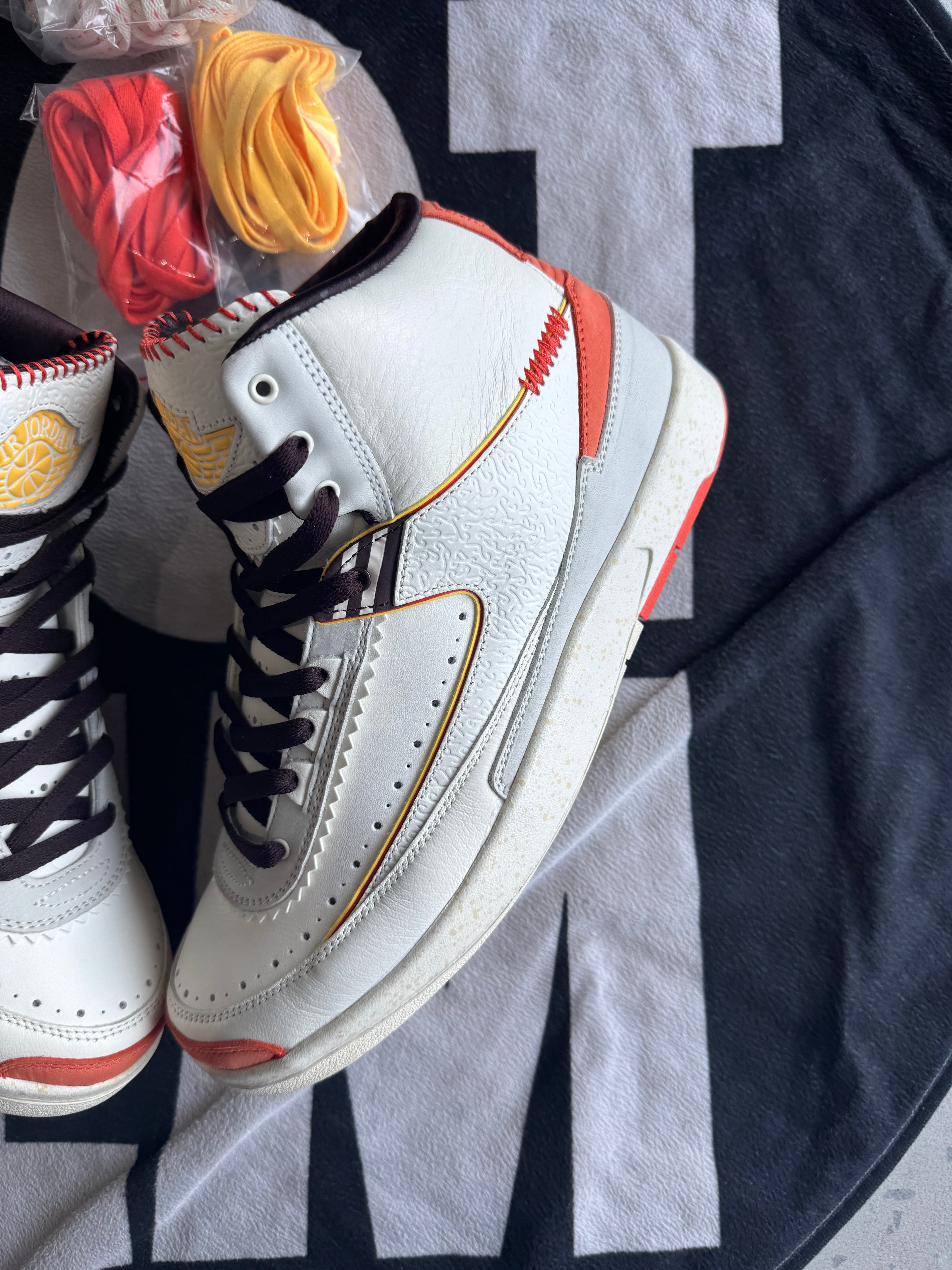 Jordan 2  Maison Chateau Rouge (Taille 45.5)